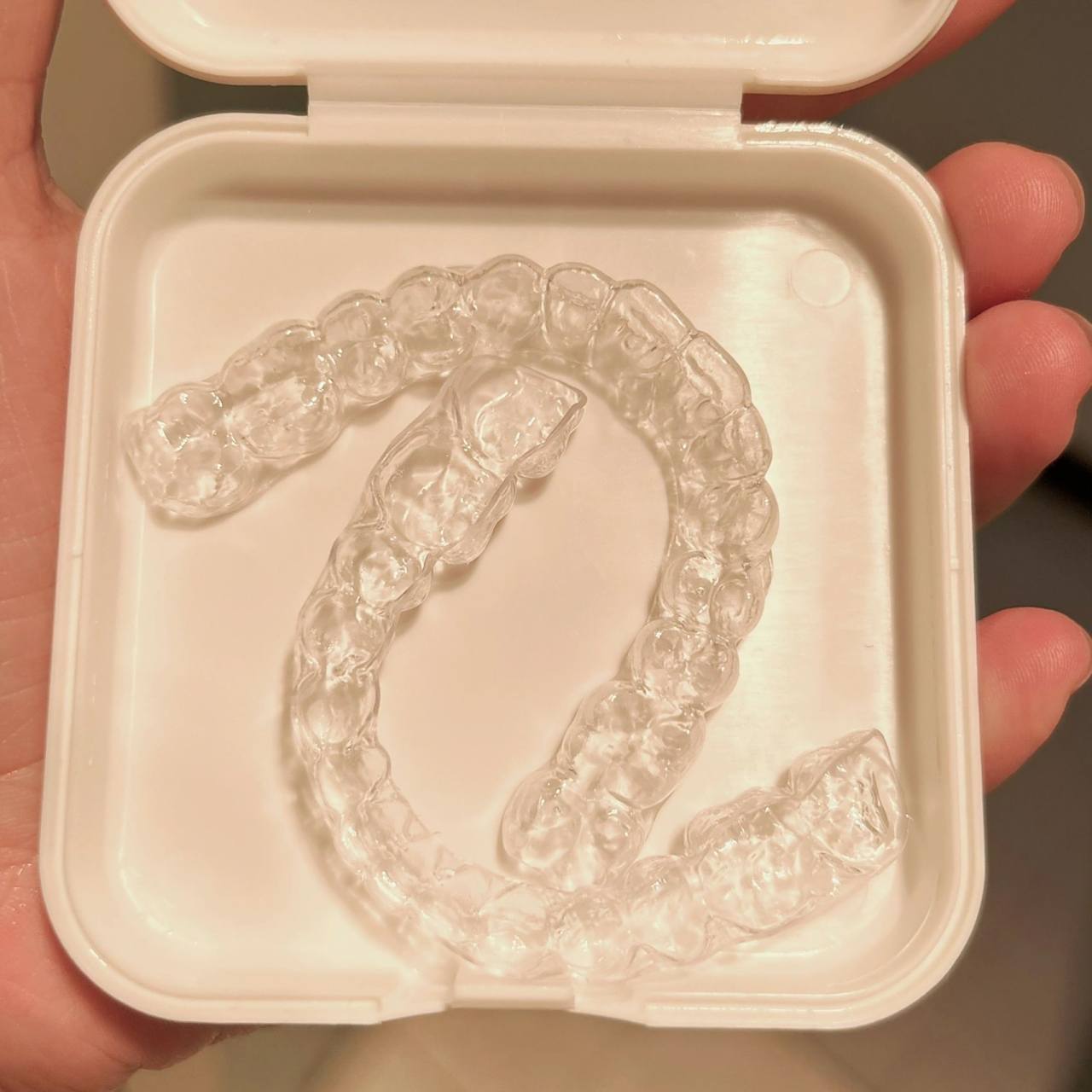 0的,戴着挺舒服的,保持器边缘做的很好.