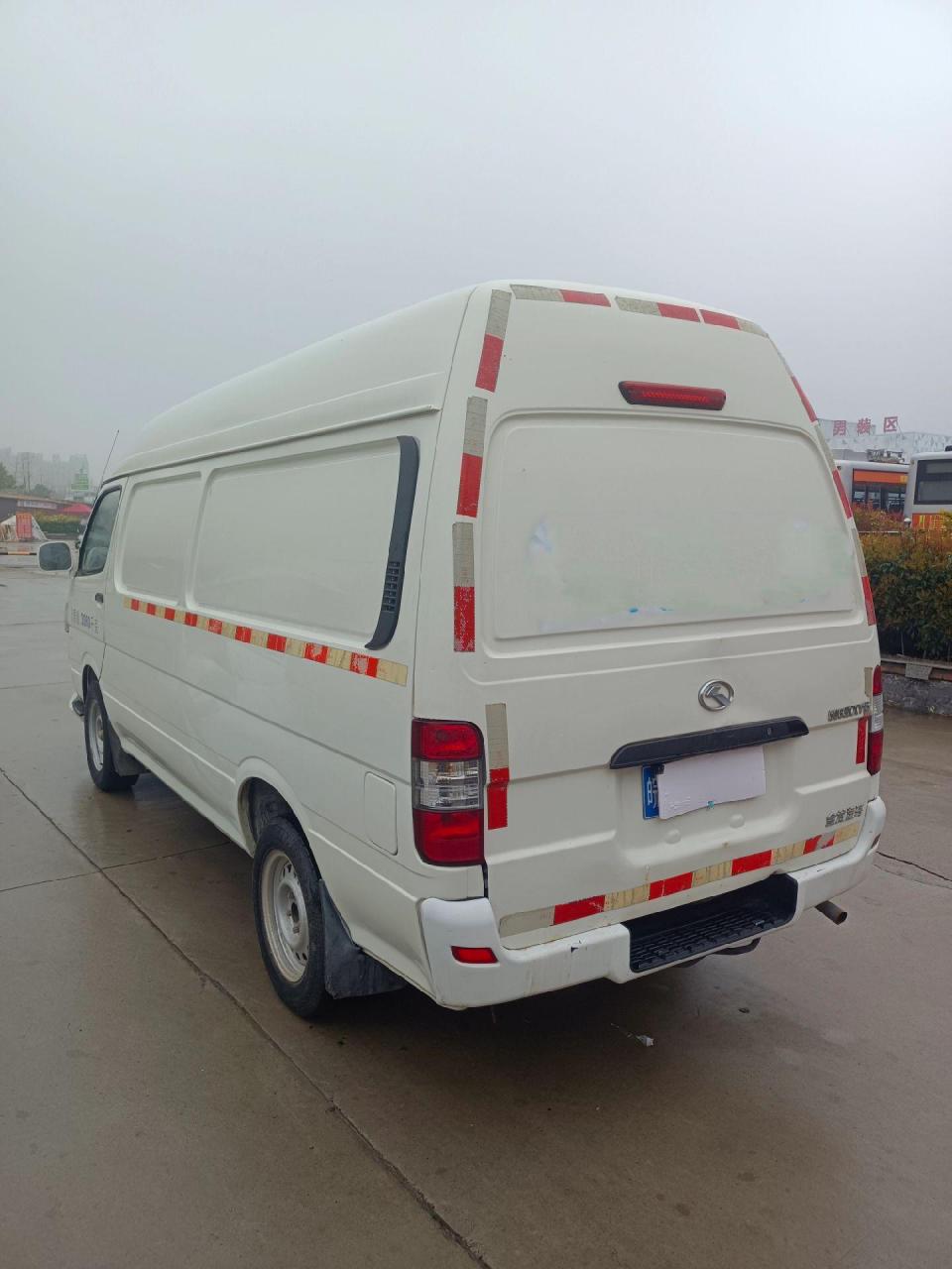 2017年金龙大面包,高顶封闭式货车,车况精品,无事故,发动机没出力,几