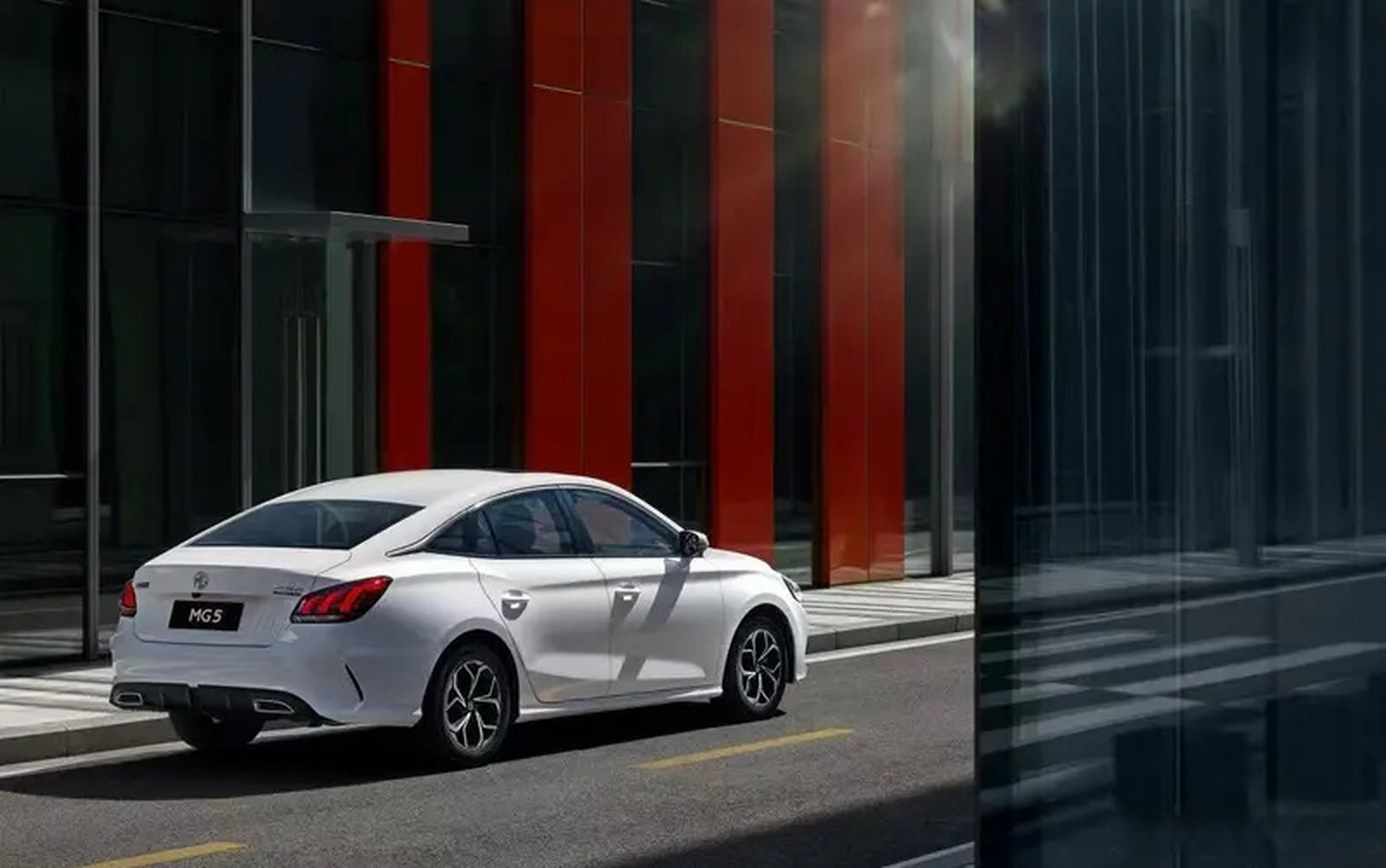 79万元起售  7月3日,2023款名爵mg5正式上市,包含7款车型,售6.79-9.