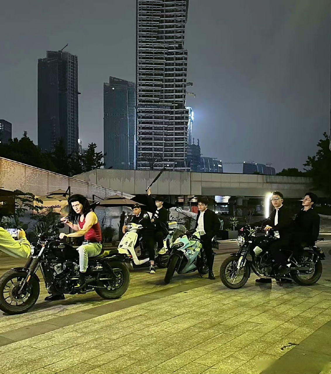 杭州铁男现场教做人# 灌篮高手观众太有趣了!