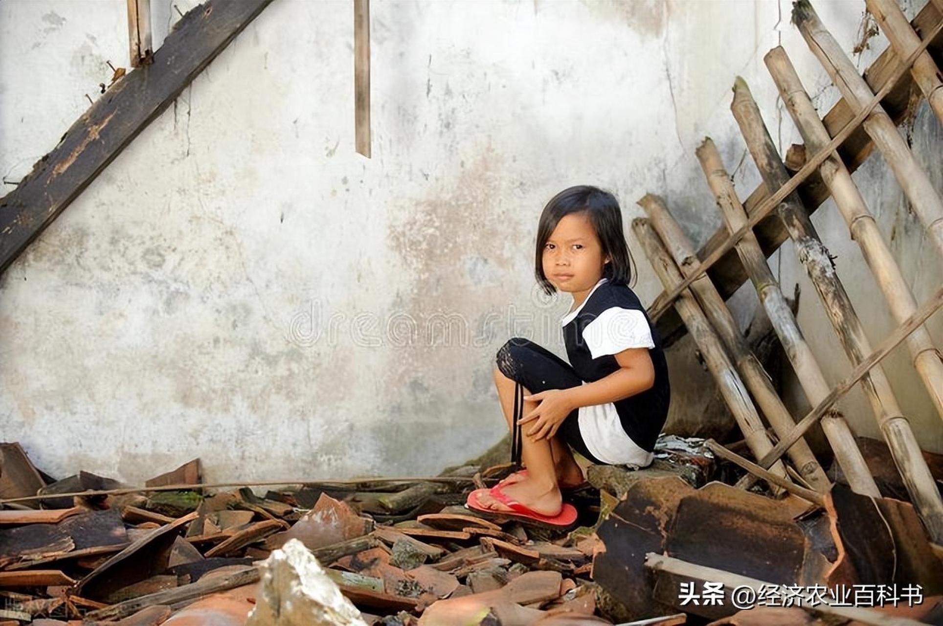 前些日子,在一个演唱会舞台前,一个美女找到任贤齐,说: 20多年前