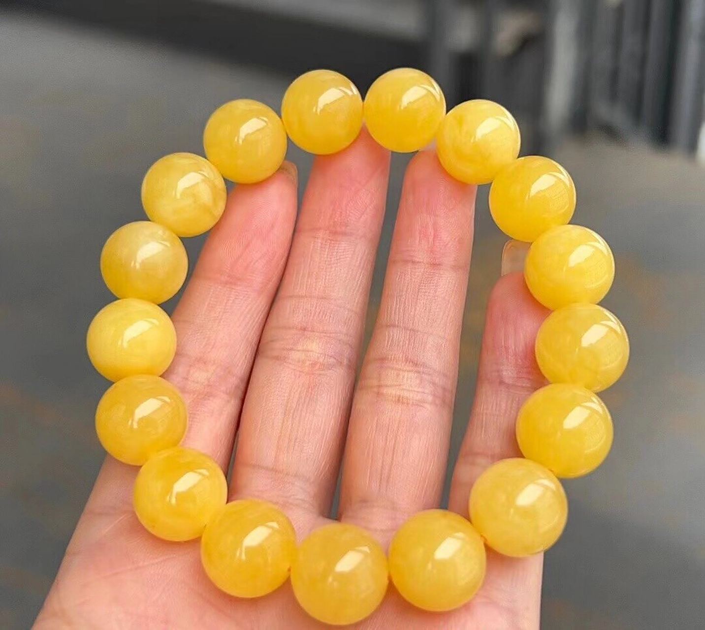 13 焦皮料鸡油黄蜜蜡手串 105/克 天然无烤色 焦皮料满蜜鸡油黄蜜蜡