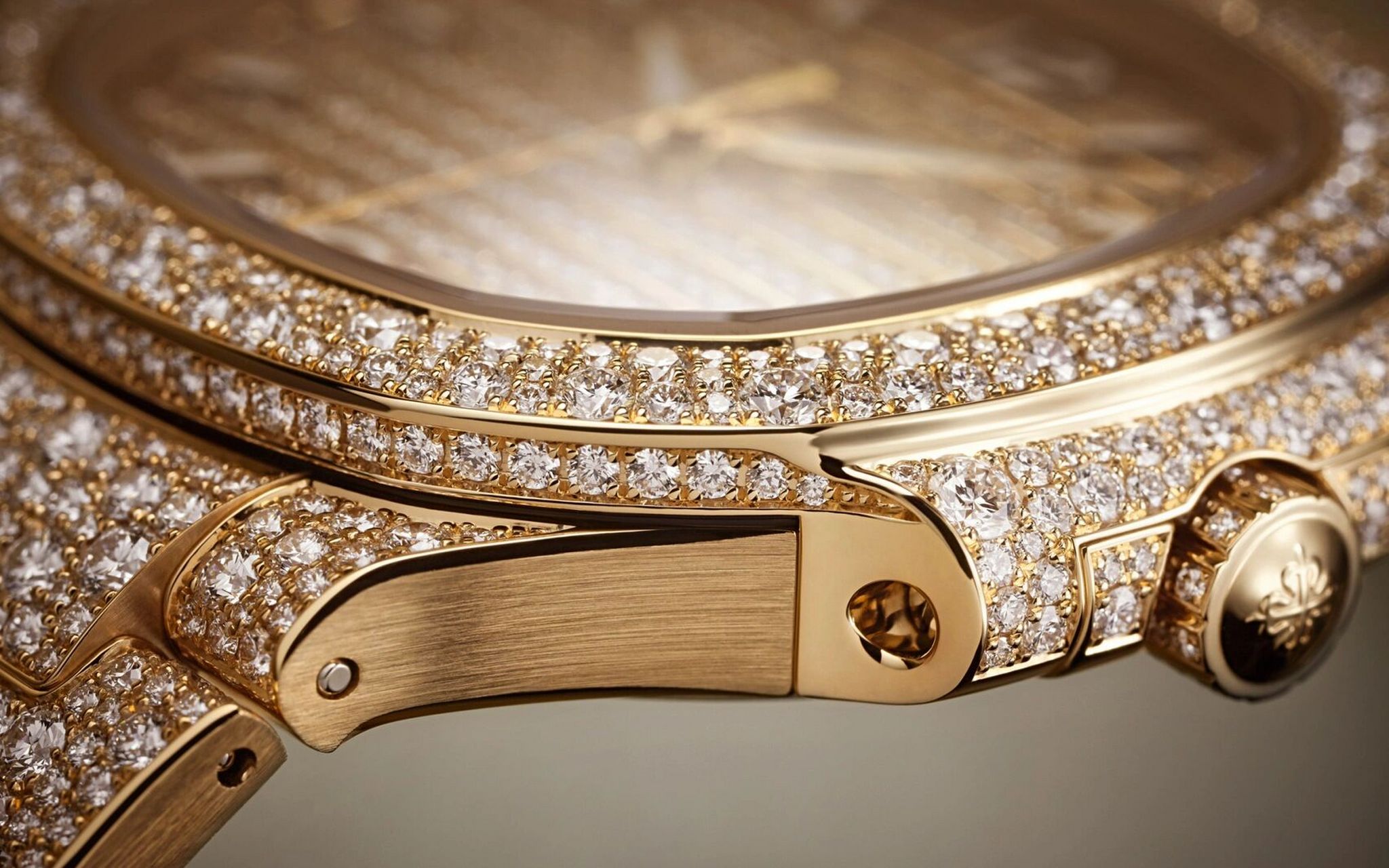 每天认识一支手表:百达翡丽7118璀璨繁星 官方售价:285万90二级市场