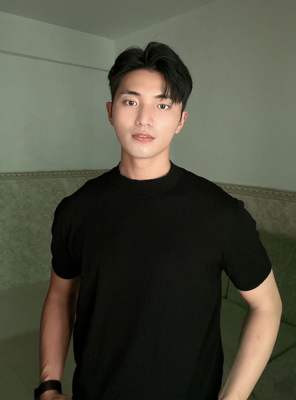 第一次做服帖烫 今天做完 ,两边和后面的头发,真的看起来干净利落.