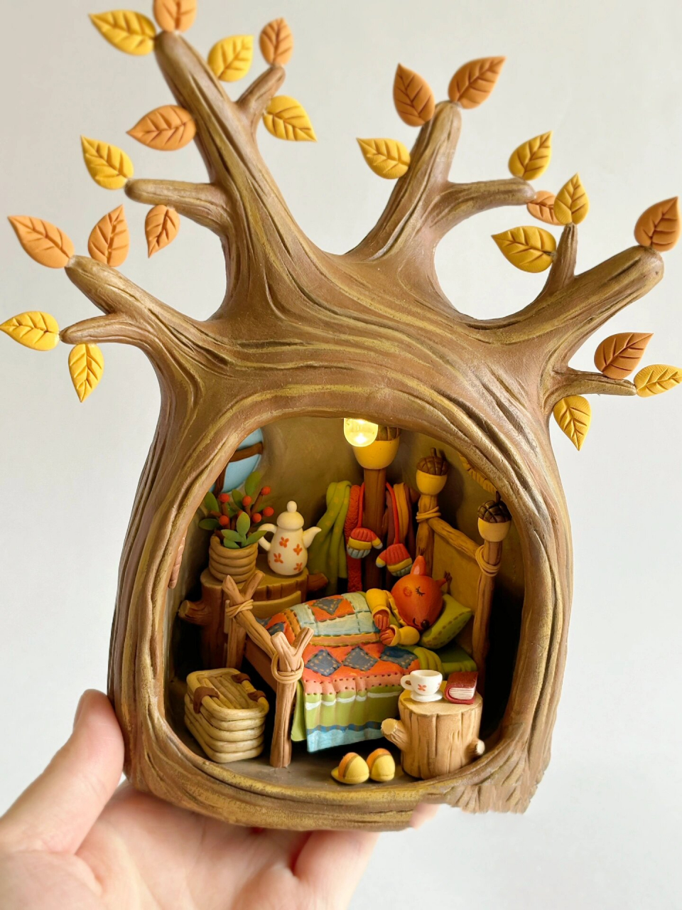 粘土手作|树屋里的美梦97159394 一只窝在床上做梦的小松鼠