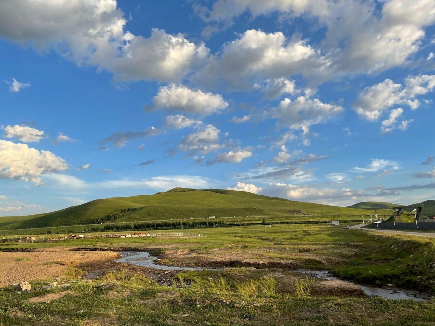 承德坝上草原大滩镇 从小就在这边骑马,很喜欢这边的风景和气候,夏天