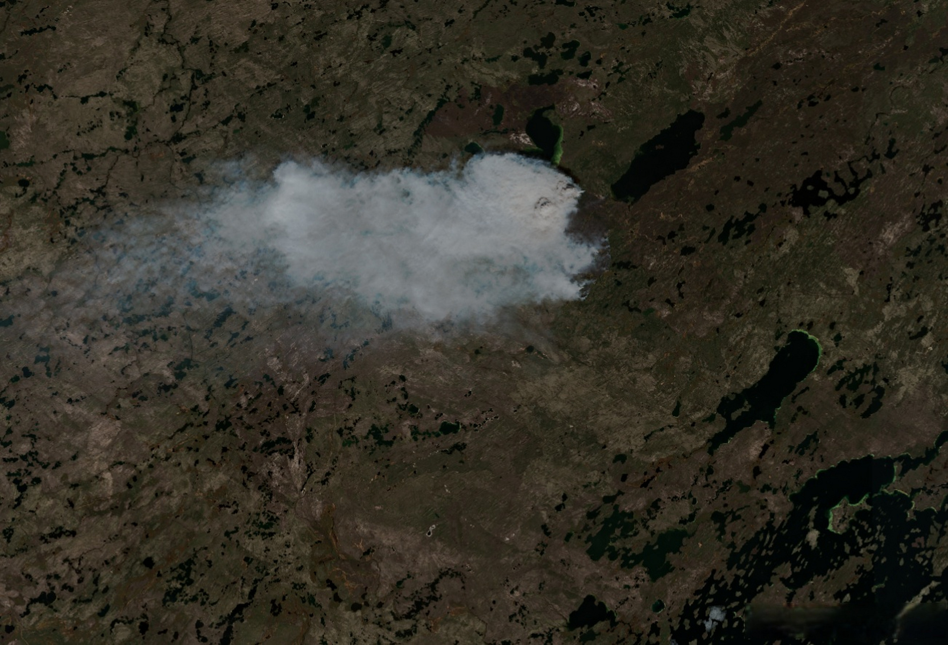 [奥特曼]图一5月20日,图二7月16日,图三8月17日 #加拿大山火