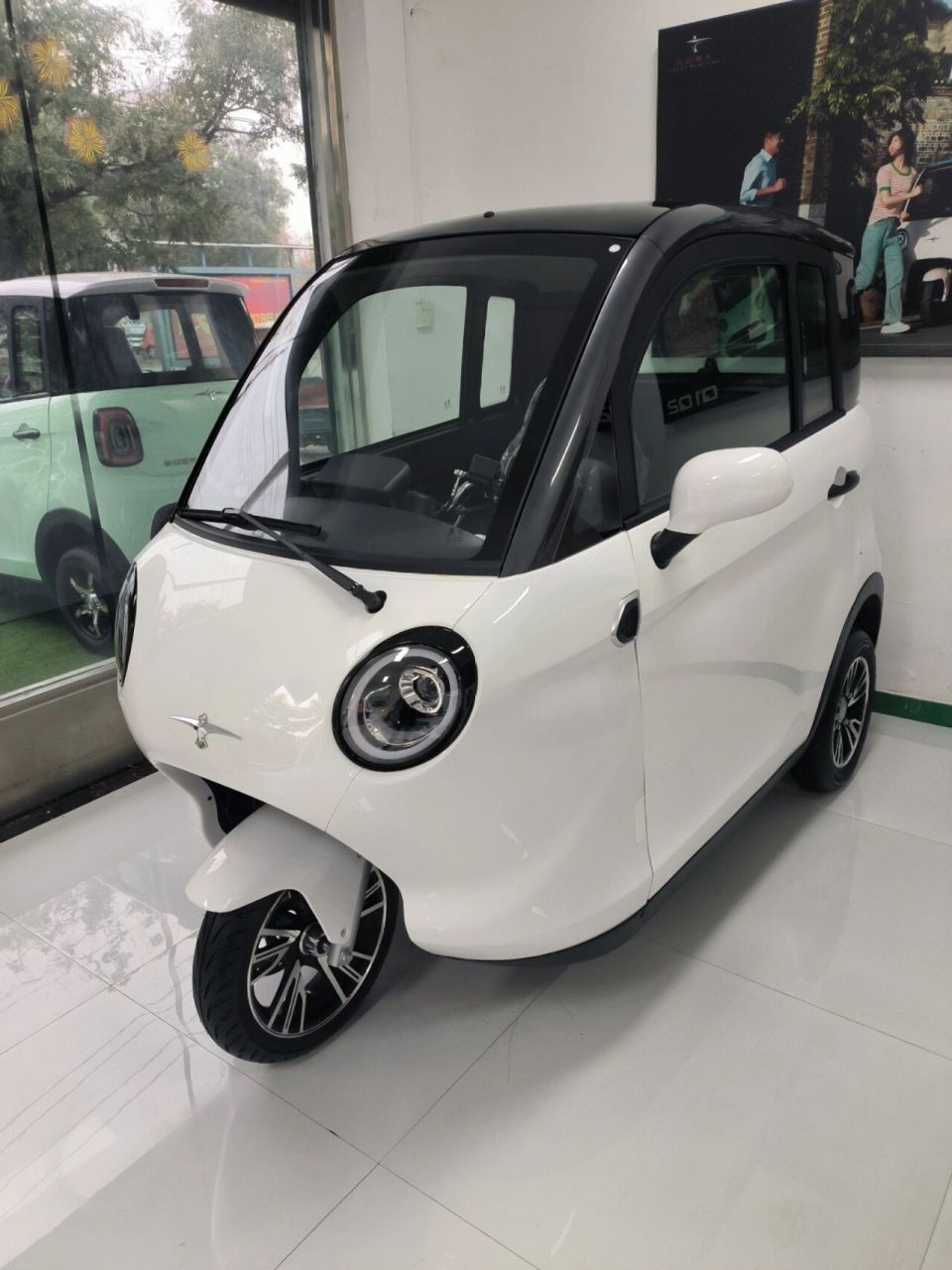 电动三轮车,今日阳光电动    今日阳光q1续航能力80-150公里不等 电池