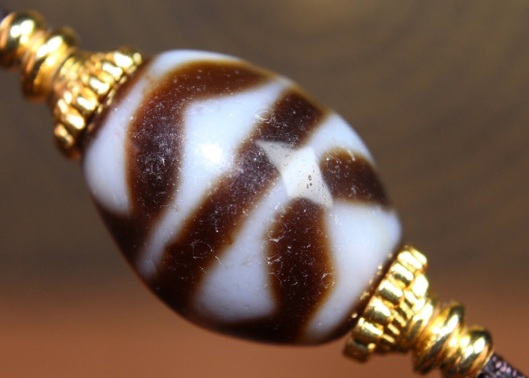 至纯品质虎牙达洛天珠——限时拍卖 纯手工珠子里面的天花板  一颗