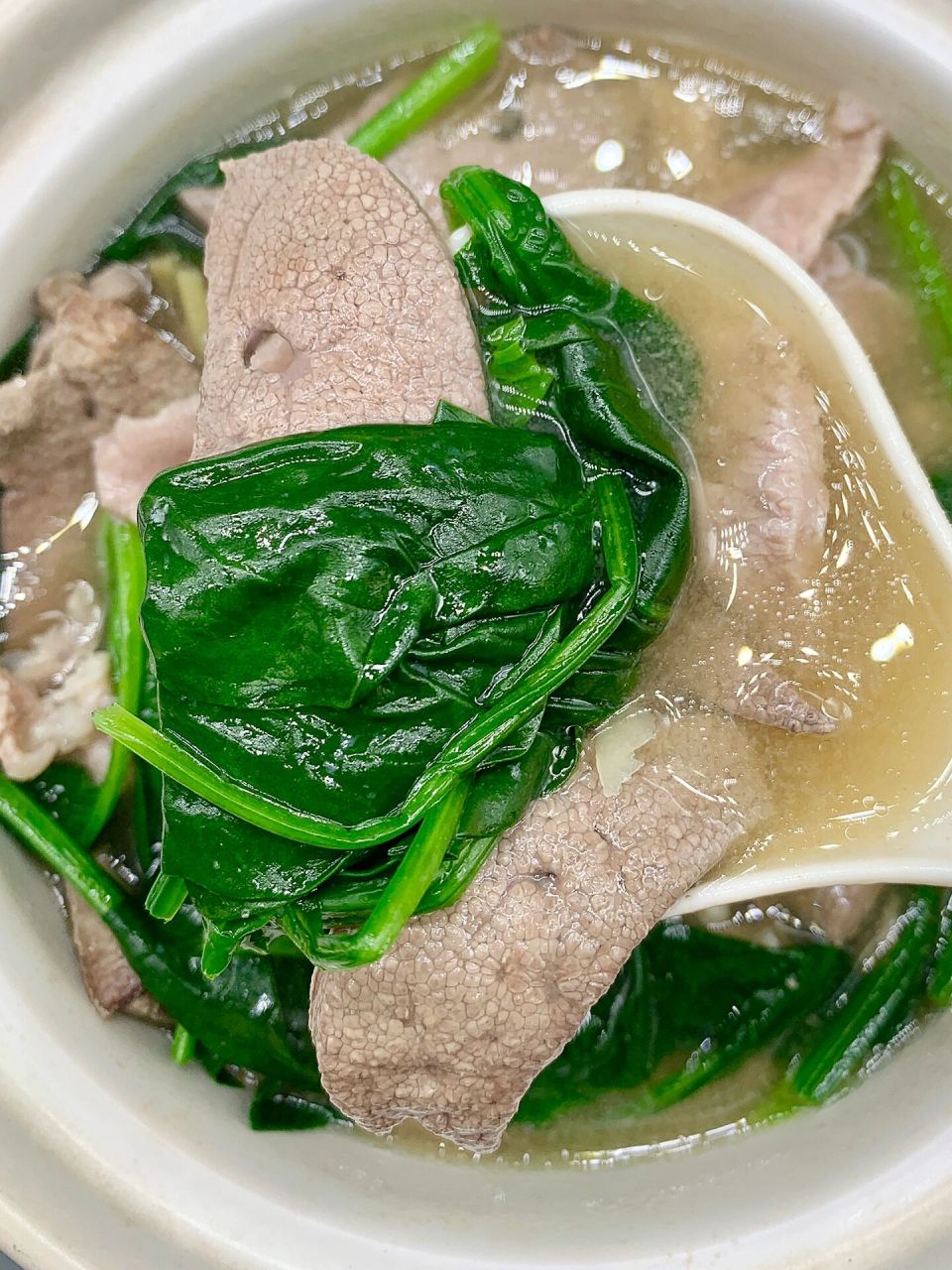 婆婆煮的猪肝汤真是绝了91补铁补血明目 菠菜瘦肉猪肝汤具有缓解