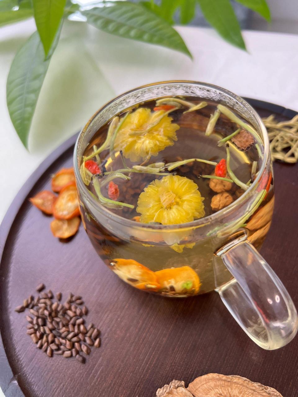 买了三家菊花决明子茶,这差别也太大了吧 不是吧,同样都是菊花决明子