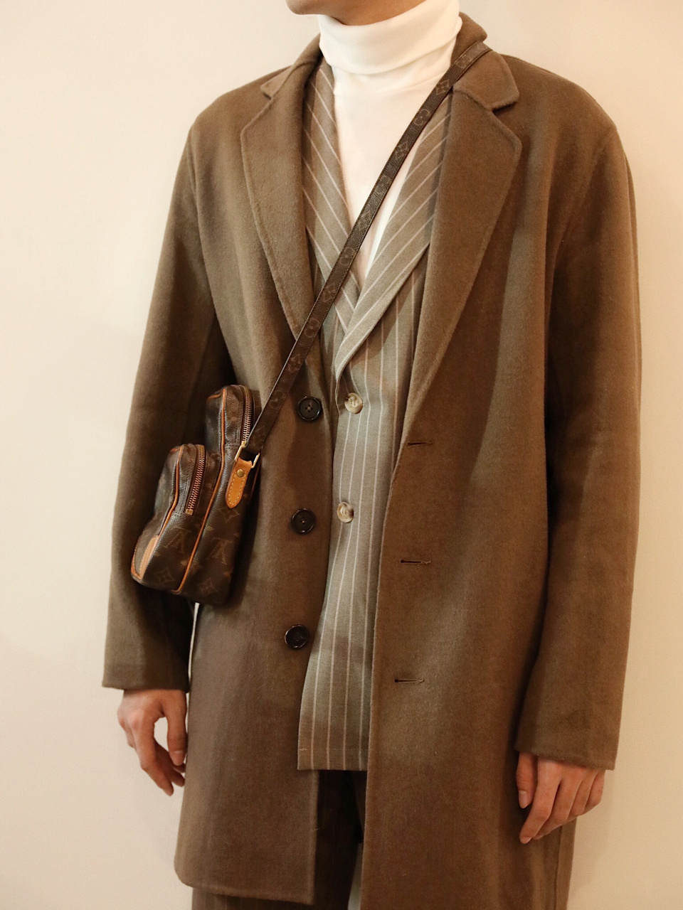 男友穿搭 | 暖男系褐色西装穿搭 95这一套是三层叠穿的搭配,由内到