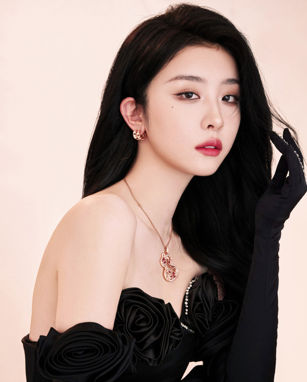 赵小棠# 华美灿然,尽显灵动之姿;珠光点缀,凸显品质之美