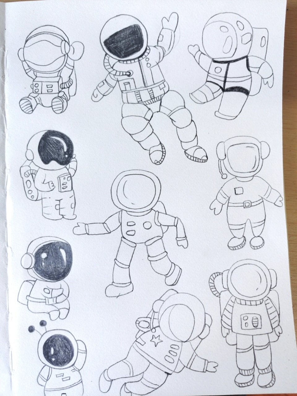 宇航员¦简笔画 你还记得我国第一个登上月球的女宇航员是谁吗?