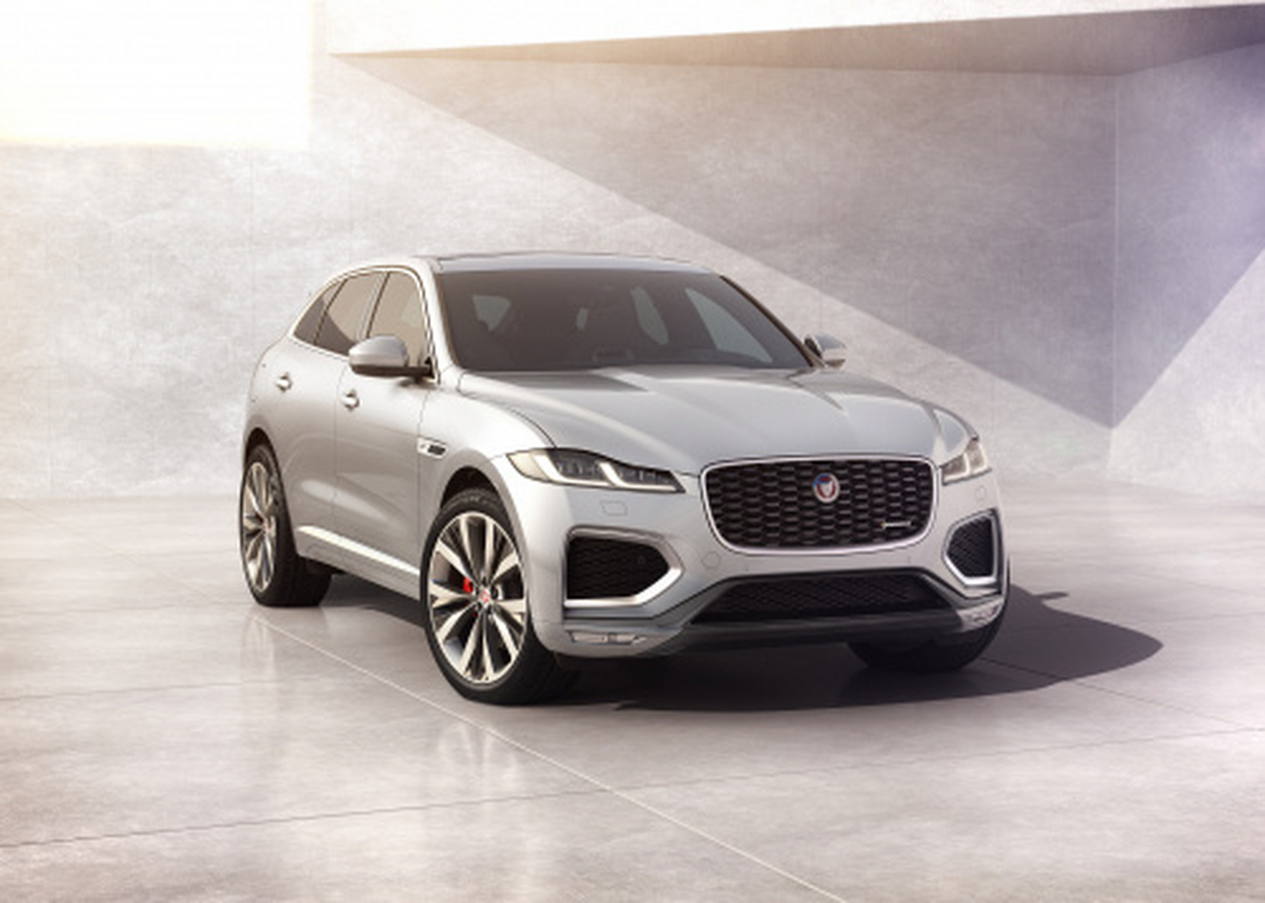 02【#2021广州车展# :2022年款捷豹f-pace正式上市,售45.