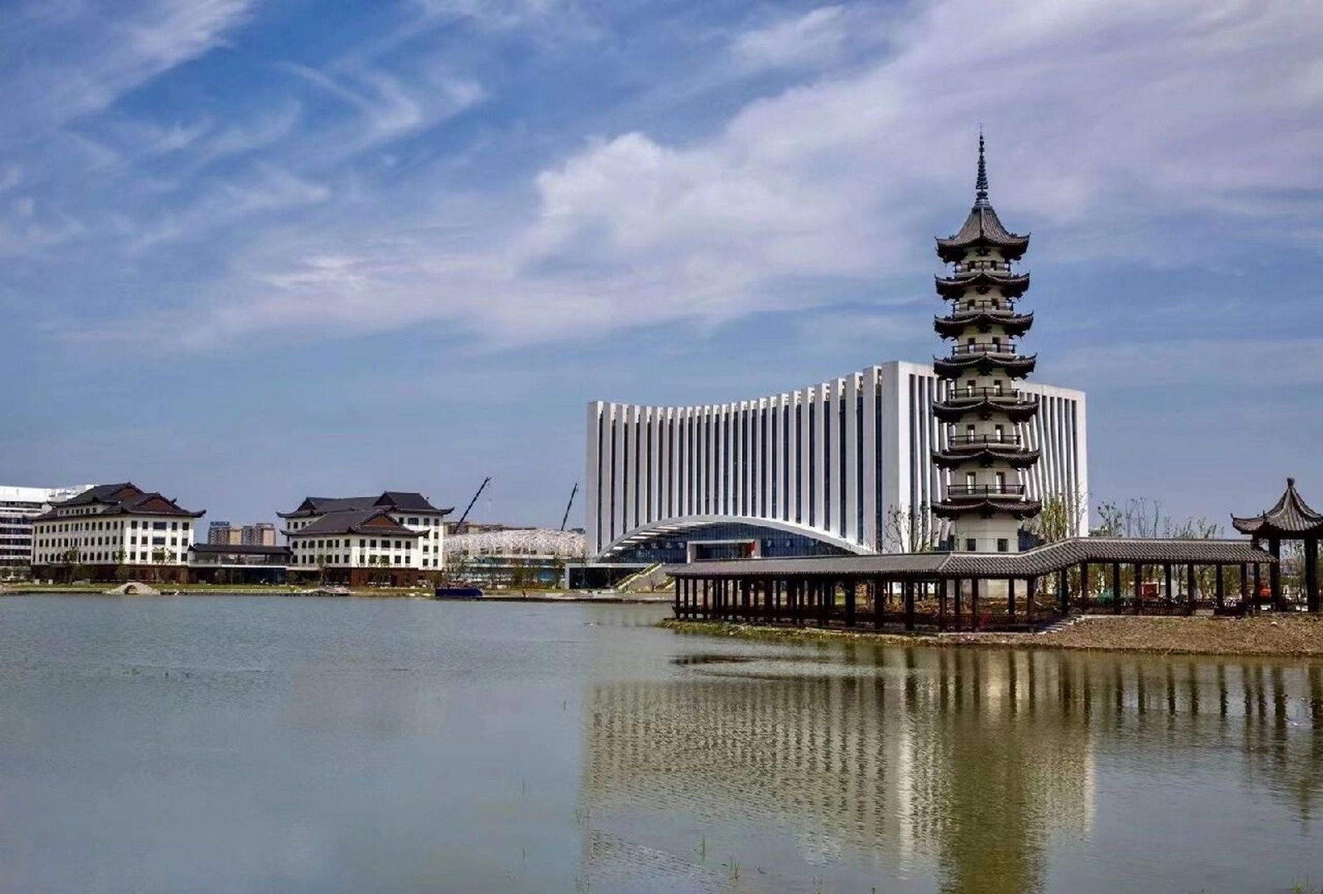 南浔校区 浙江水利水电学院南浔校区位于浙江省湖州市南浔区南浔镇,北