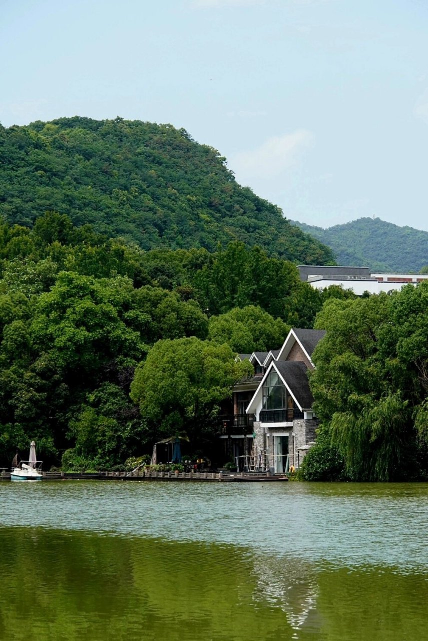 杭州虎山公园,不是虎跑山,大多数人不知道 虎山公园是由半山虎山水库