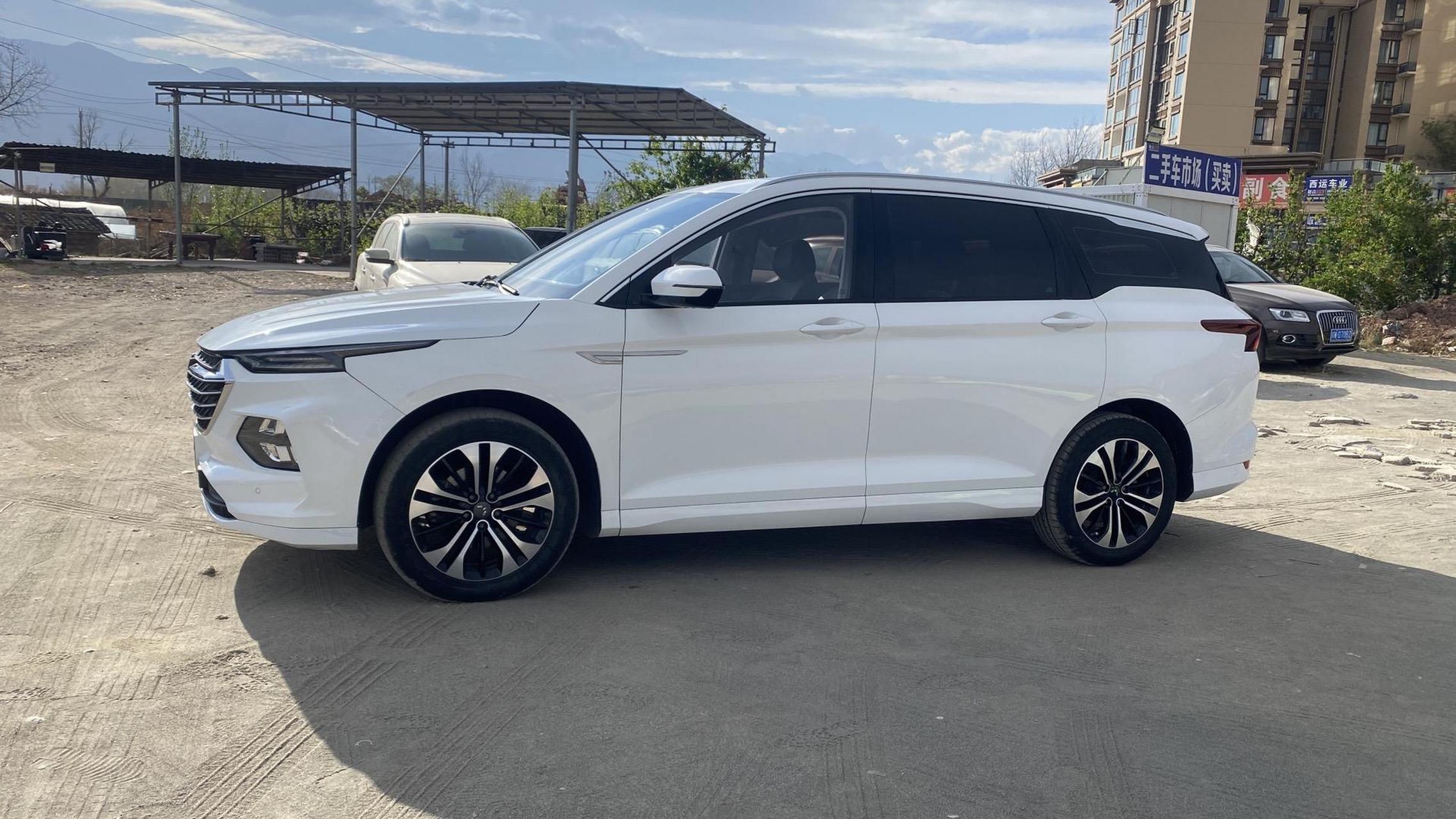 全款4万多,新到一台2021款五菱凯捷6坐商务越野车,自动挡带全景天窗