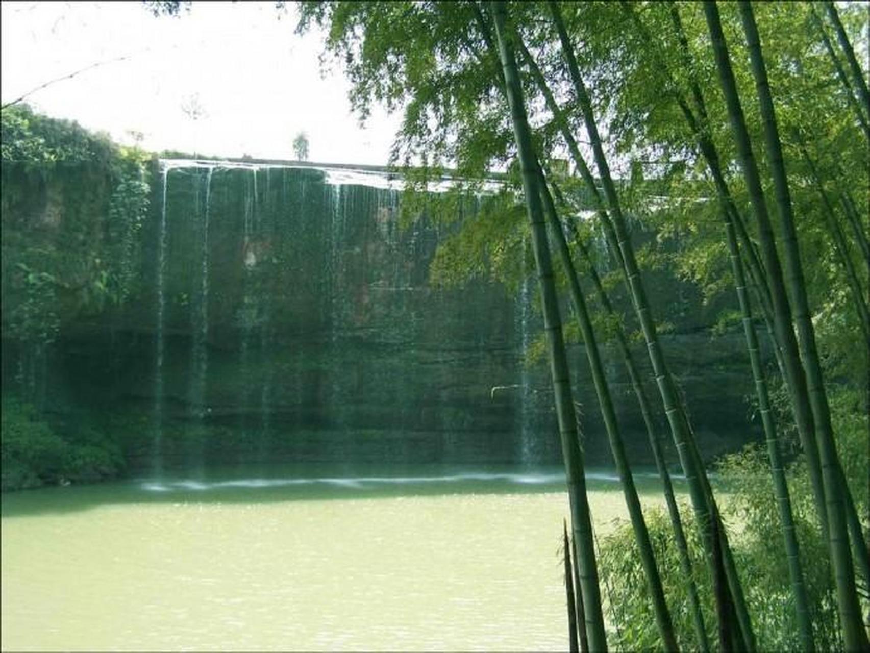 韩淲《临江仙》 全词如下: 竹树阴阴流涧水,黄鹂飞去飞还.