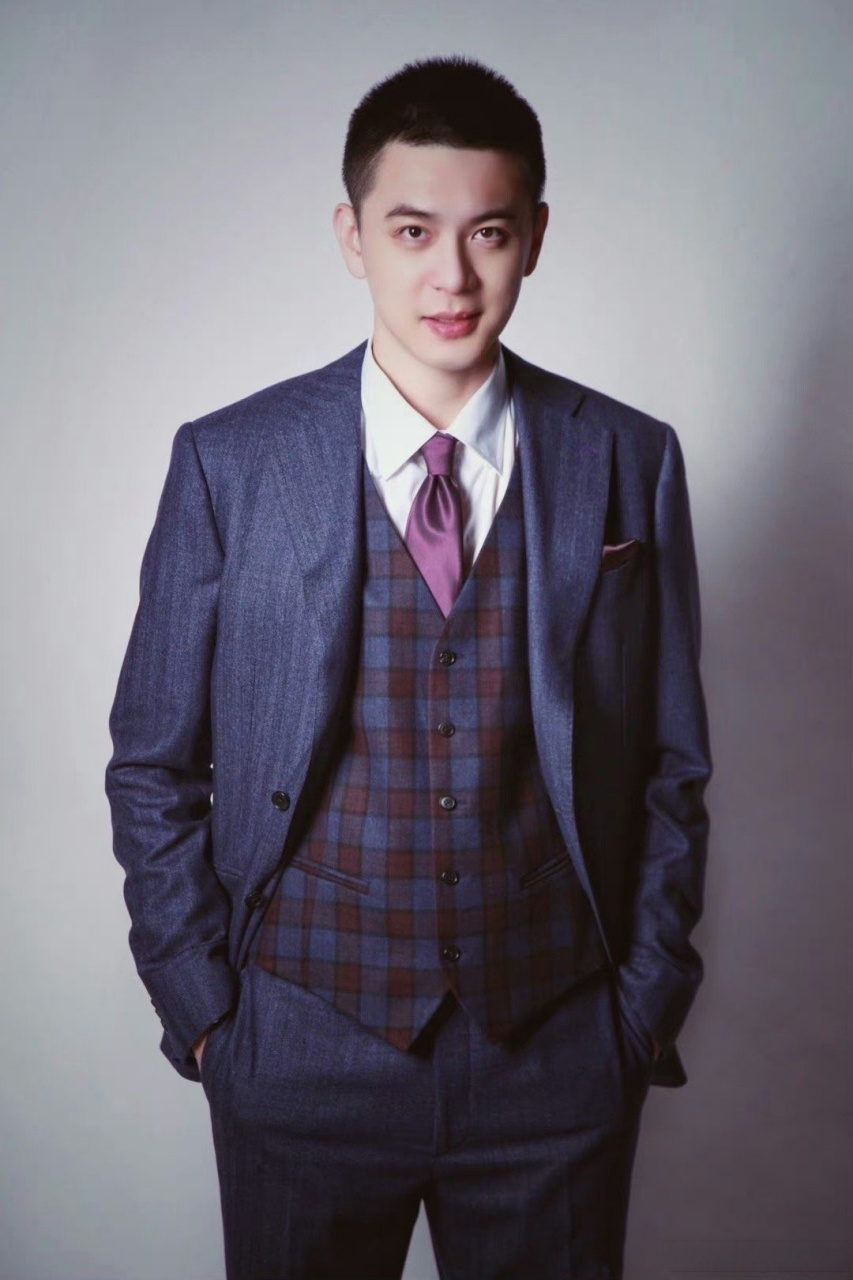 杨鸣称颜值在成绩面前不值一提篮坛界颜值天花板杨鸣是不少女生的梦吧