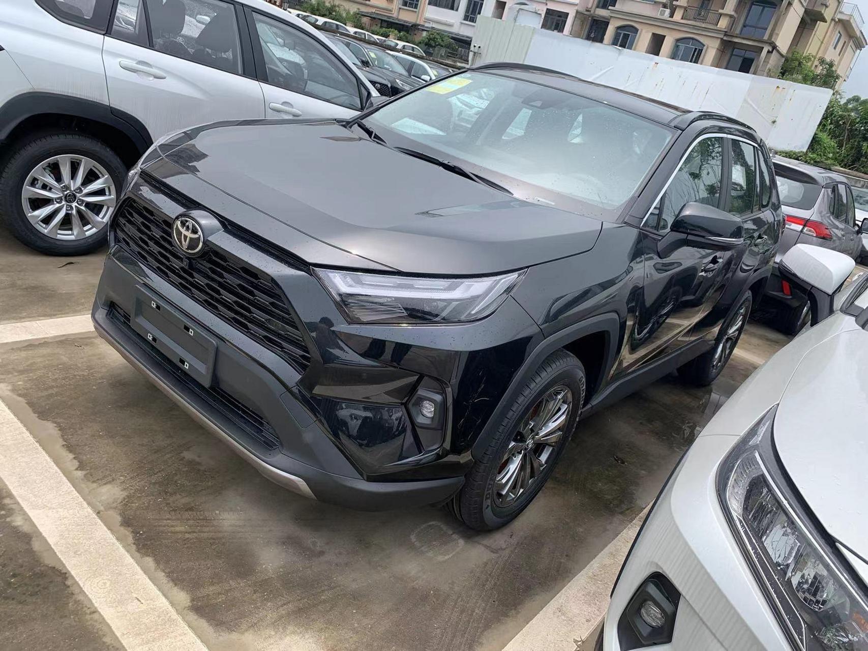 丰田荣放风尚plus,指导价176800起,降5个大不溜,香不香省油 全能好车