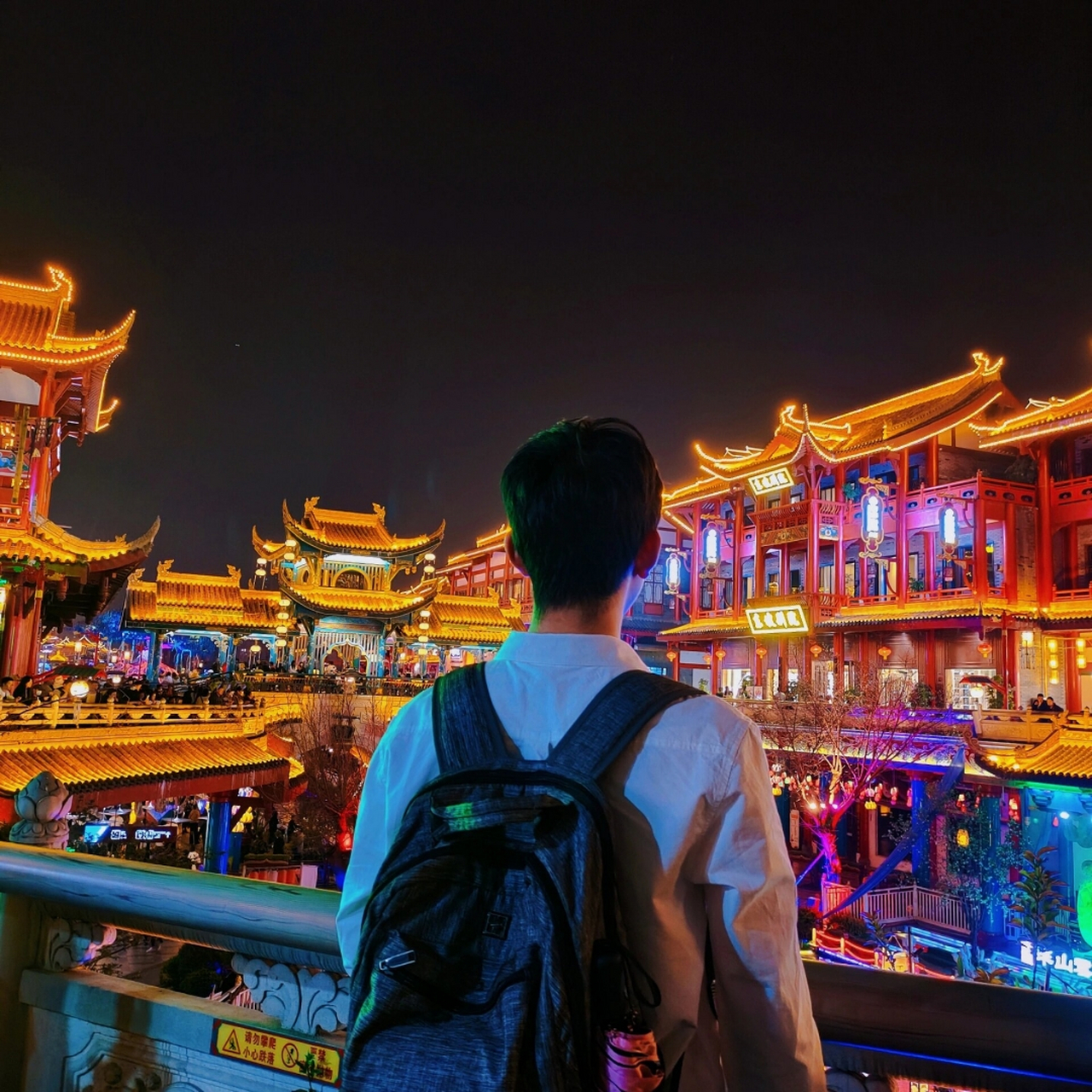 背影图片男 家人们03,今天给大家分享一些男生背影的图片91