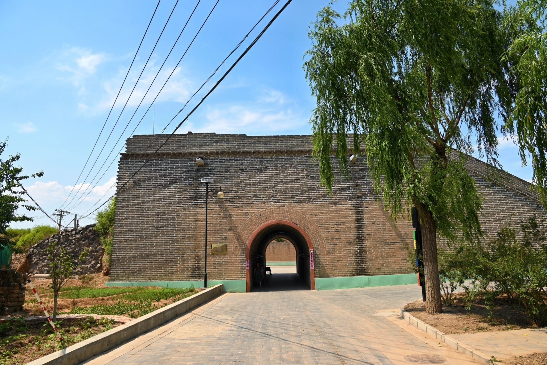 7米,占地面积约7.2万平方米,柳沟古城又称"凤凰城