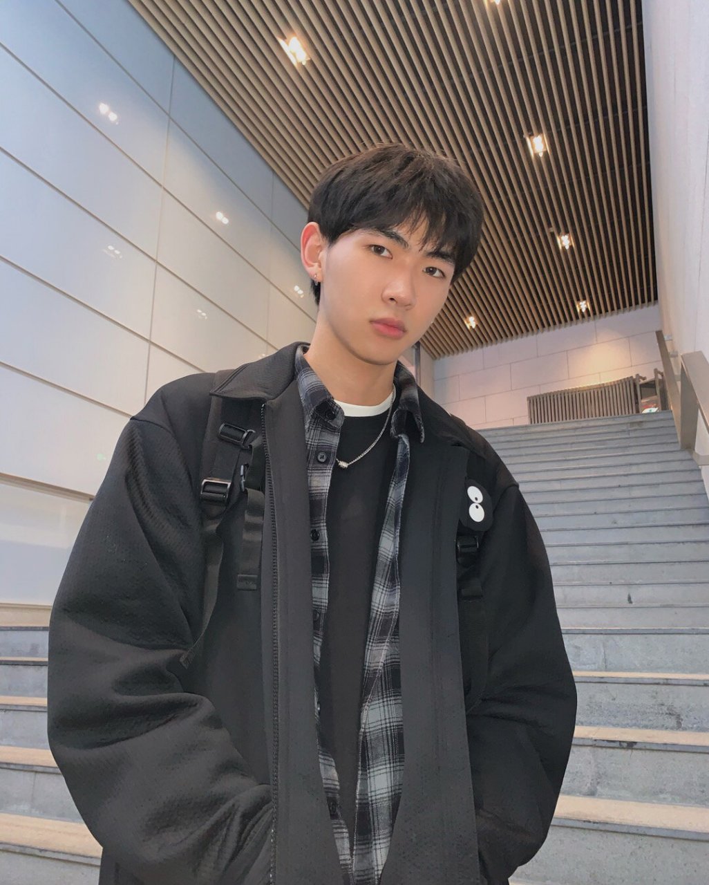 衬衫叠穿大法 外套:三叶草 衬衫:uniqlo 卫衣:ajoe