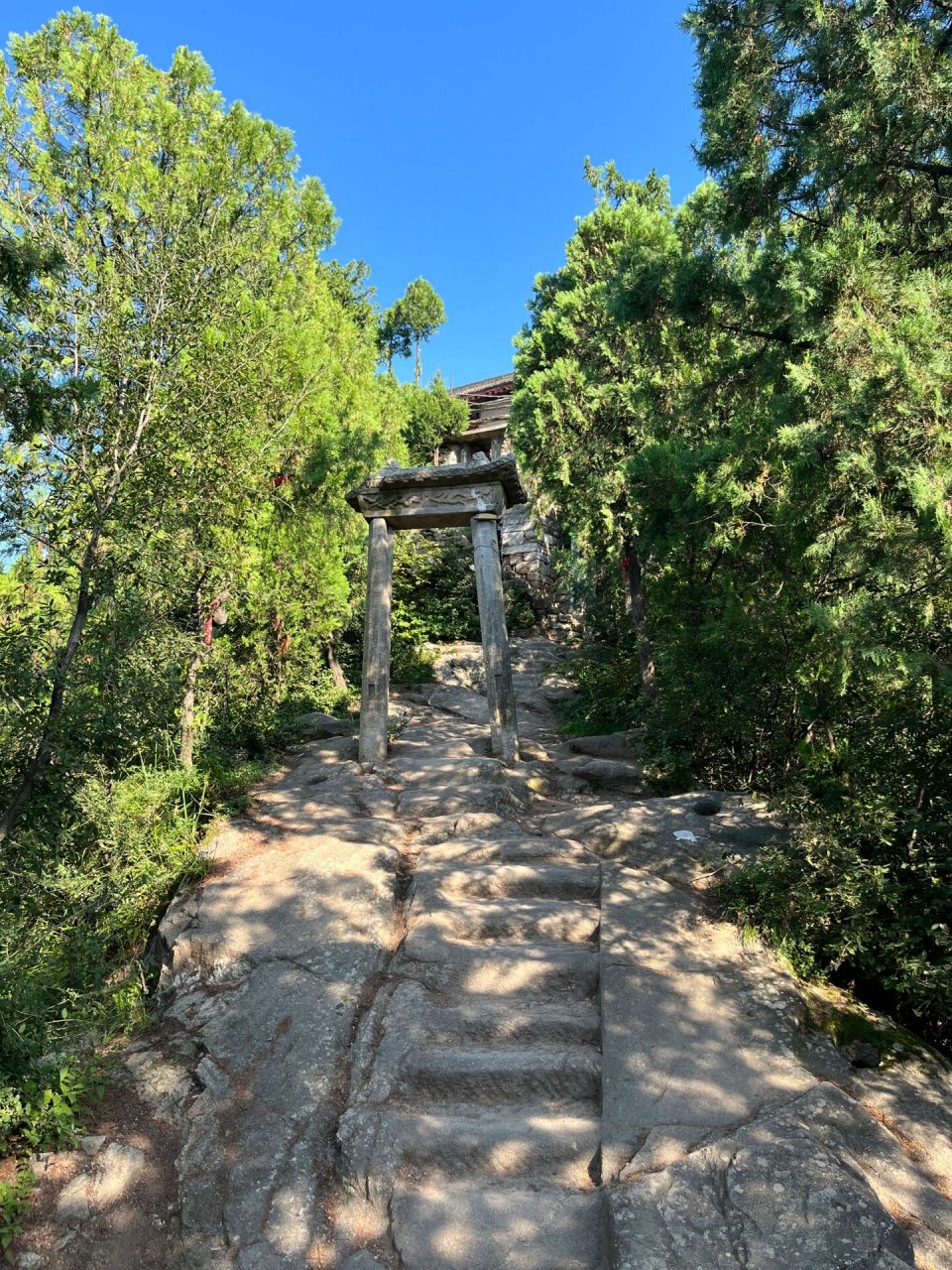 西安游记|7215小五台山 山顶上两个小庙,白衣殿名字好好听 白衣殿