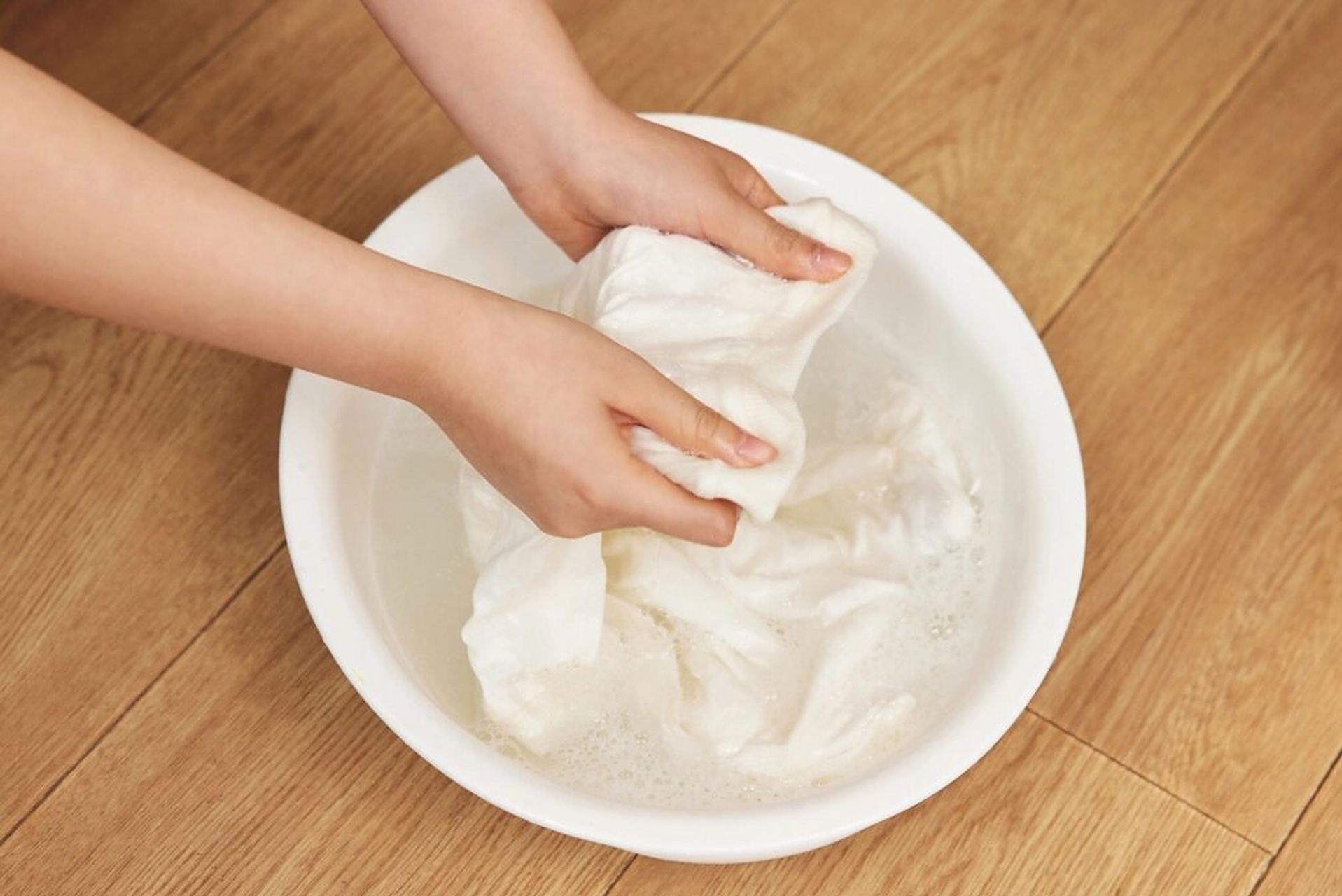 11566内裤要天天换洗 我们知道内裤中存在着大量细菌,因此每天换