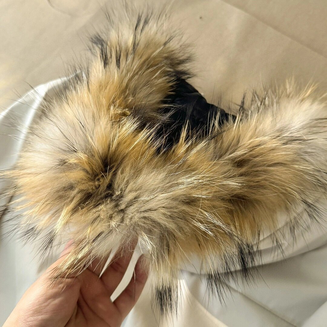 接下来的温度 你需要一件蒙口羽绒服 蒙口moncler滚石大舌头联名系列