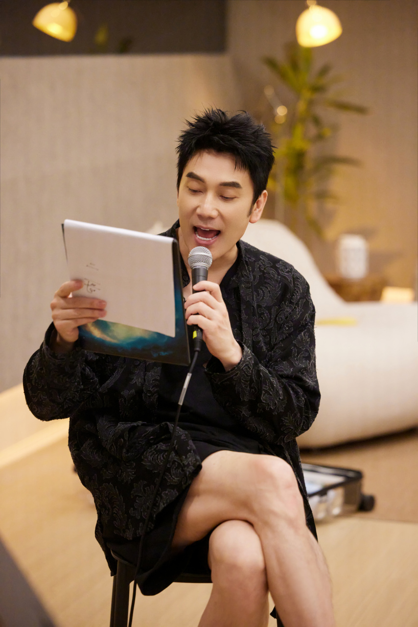 【哥哥plog营业中】 林依轮戏腔初尝试,鼓声震舞台,唱出东方气势,拼出