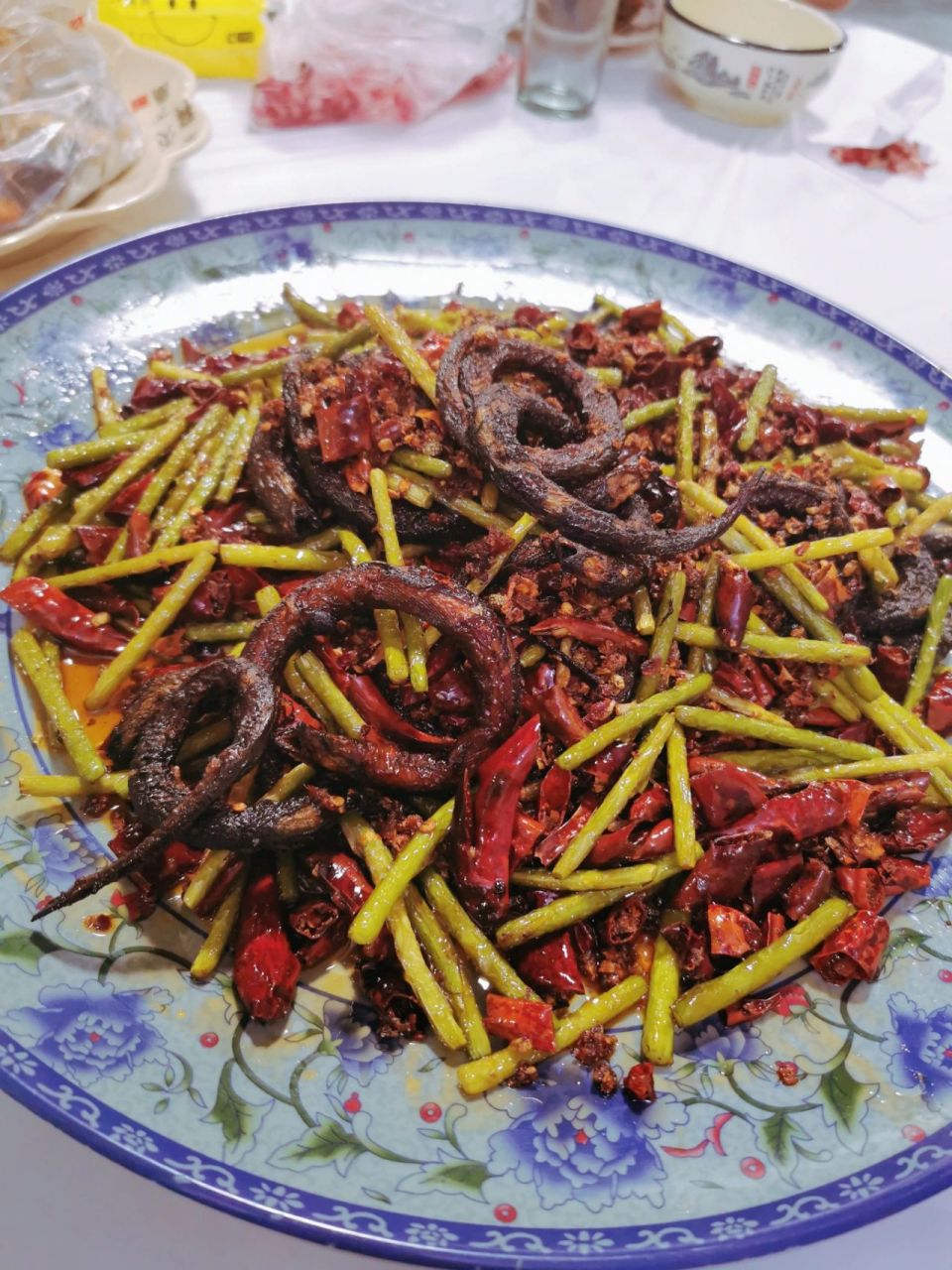 食语 | 盘龙黄鳝 盘龙鳝,发源于湖北宜城的一道名菜,相传得名于伍子胥