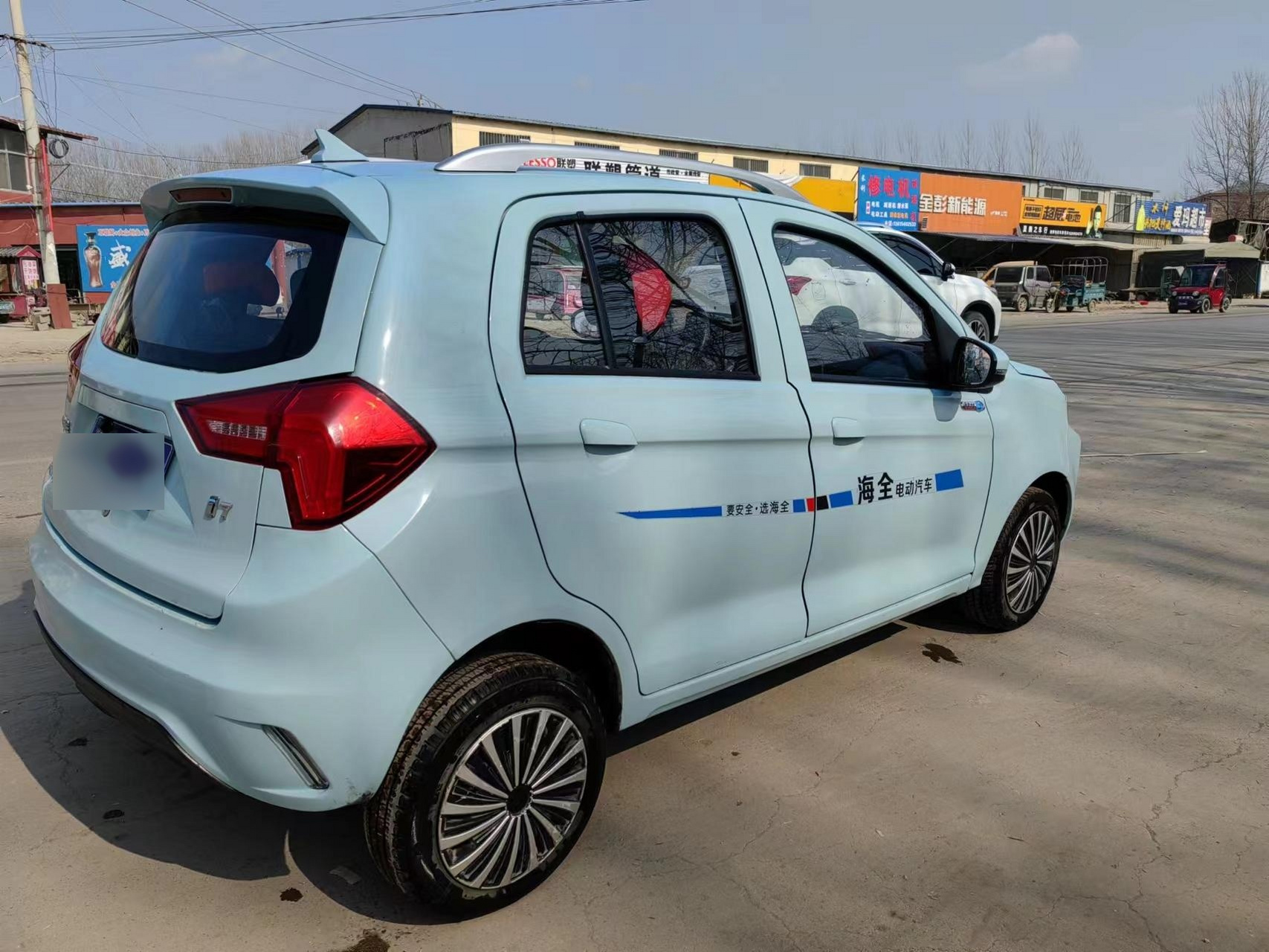 增程器油电两用,新款内饰中控悬浮大屏倒车影像,四门电动门窗中控锁