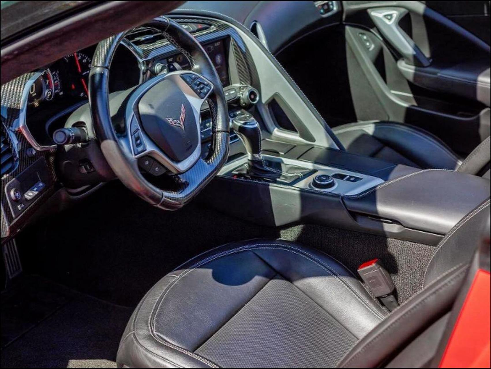 90  科尔维特c7 zr1,不仅仅是一辆跑车,它更是美国汽车文化的骄傲与