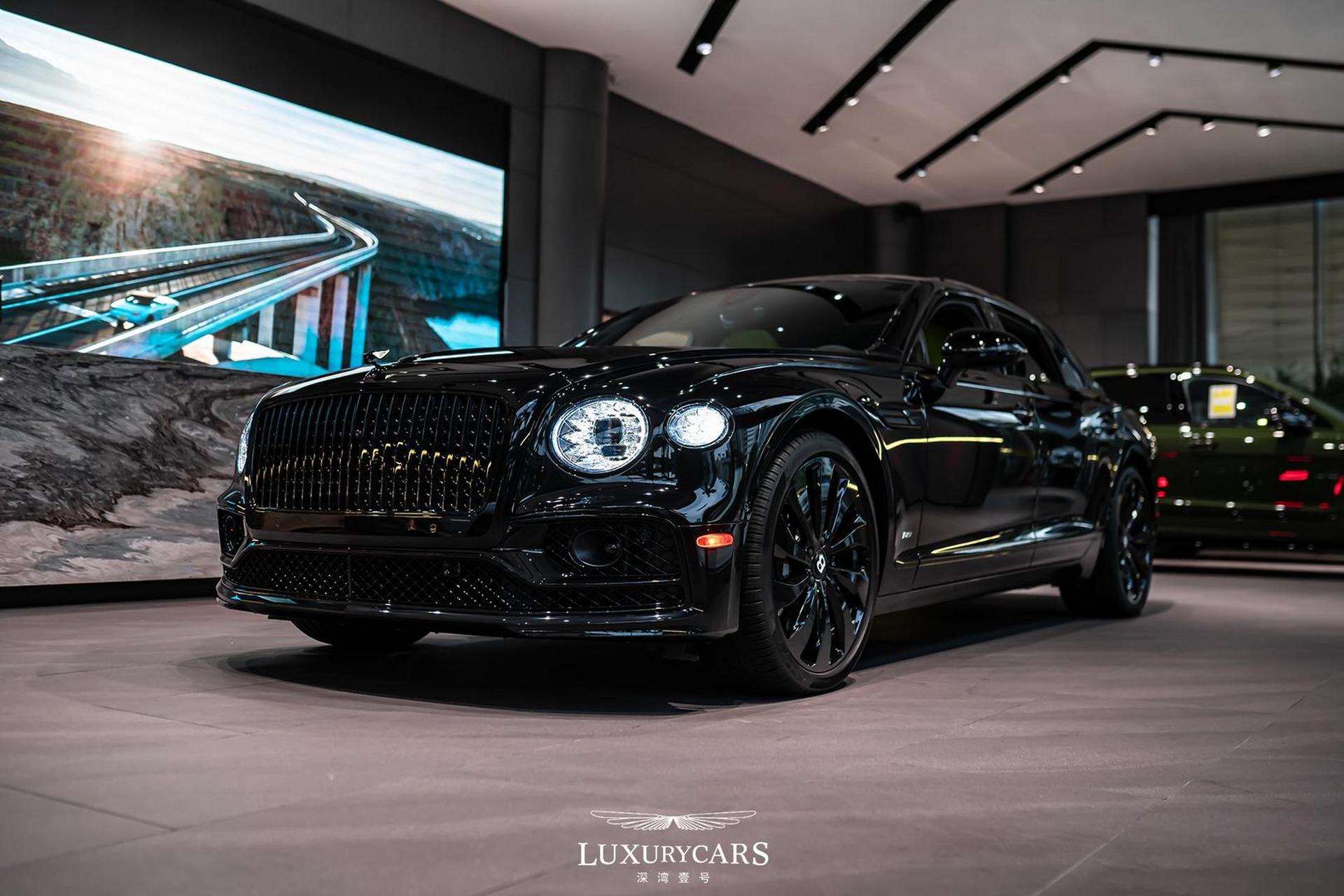 宾利飞驰v8黑武士 首发限量版.