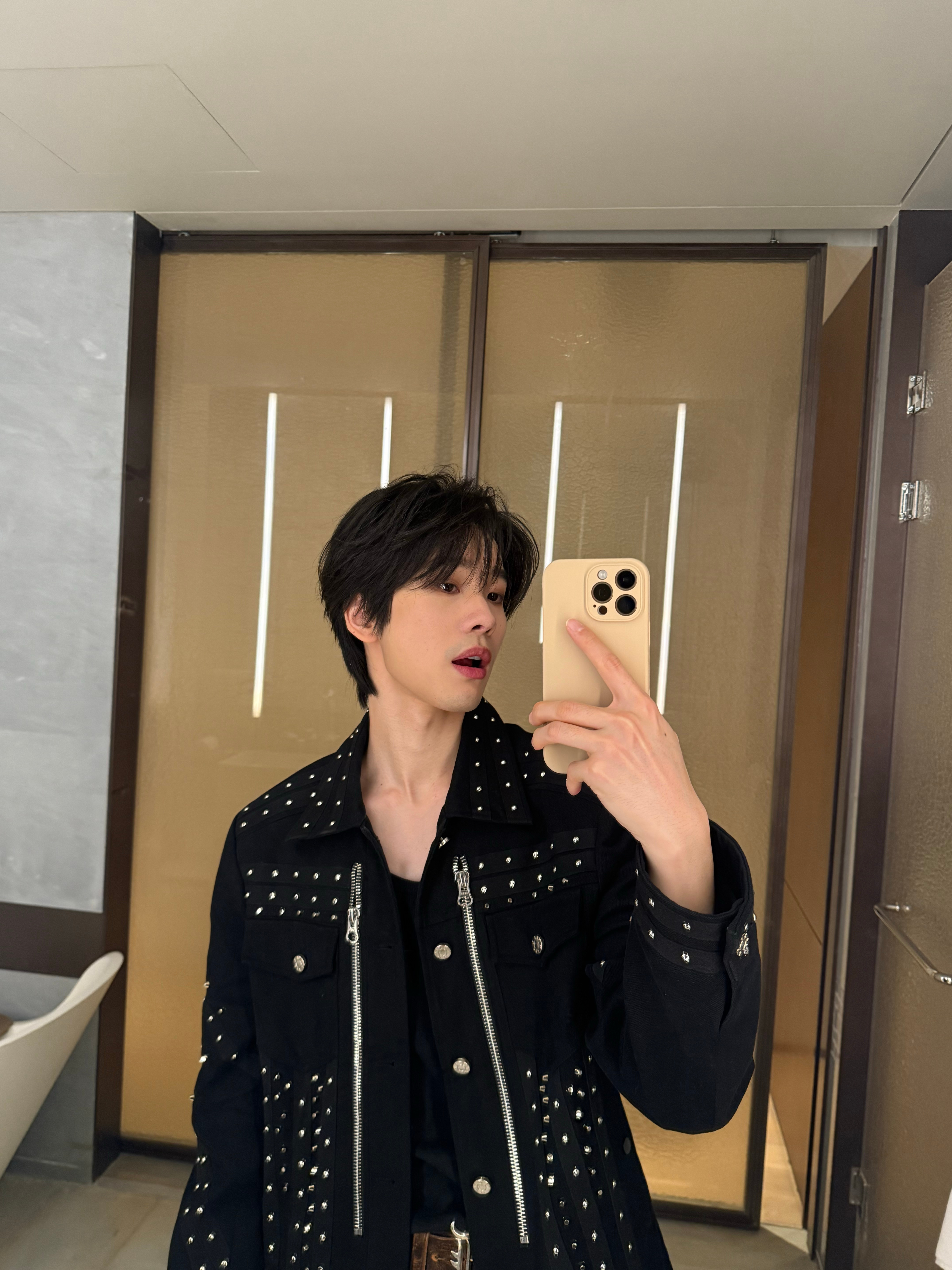 帅图怪起发 今天玩的很开心 明天见 #连淮伟噶里贡