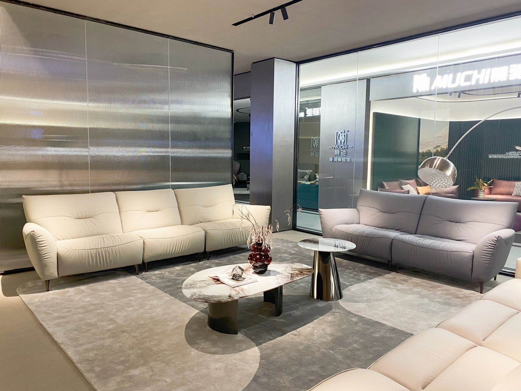 慕驰家居-真皮沙发0915 关于慕驰 慕驰 家居2011年正式由之前单一