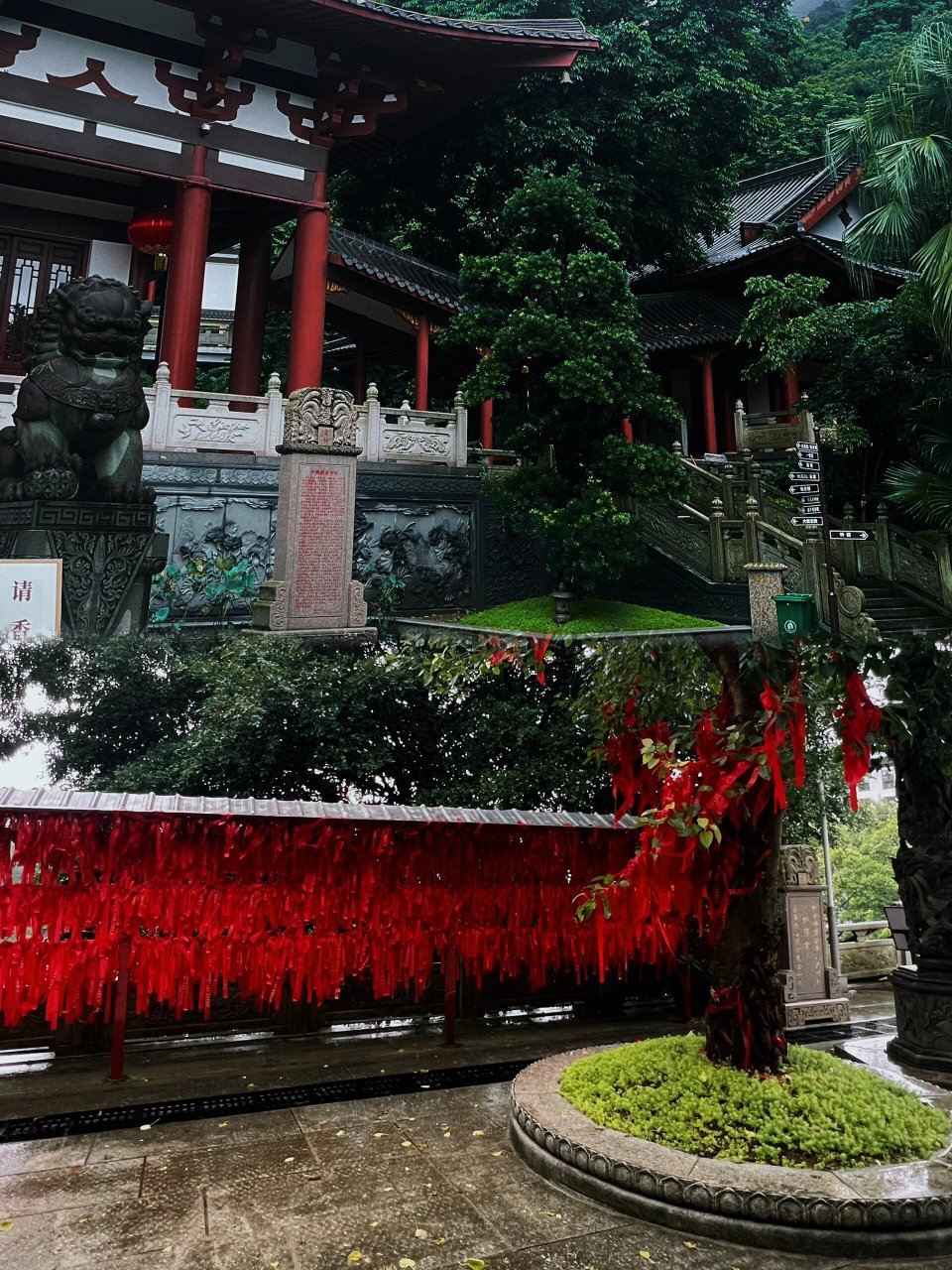 江门祈福游95|风景优美的叱石观音寺 白墙灰瓦,红绸祈福,皆是空山心