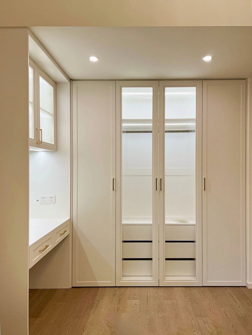 轻法式衣柜77转角梳妆台一体设计简直美爆了 衣柜和转角梳妆台一体