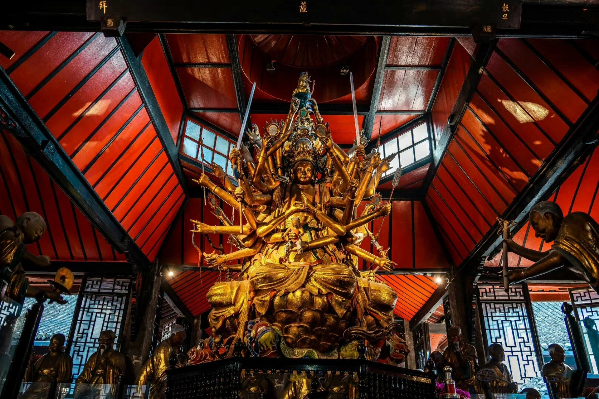 千手观音合集 千手千眼,纷繁如花 图一·承德普宁寺木雕千手观音像,清