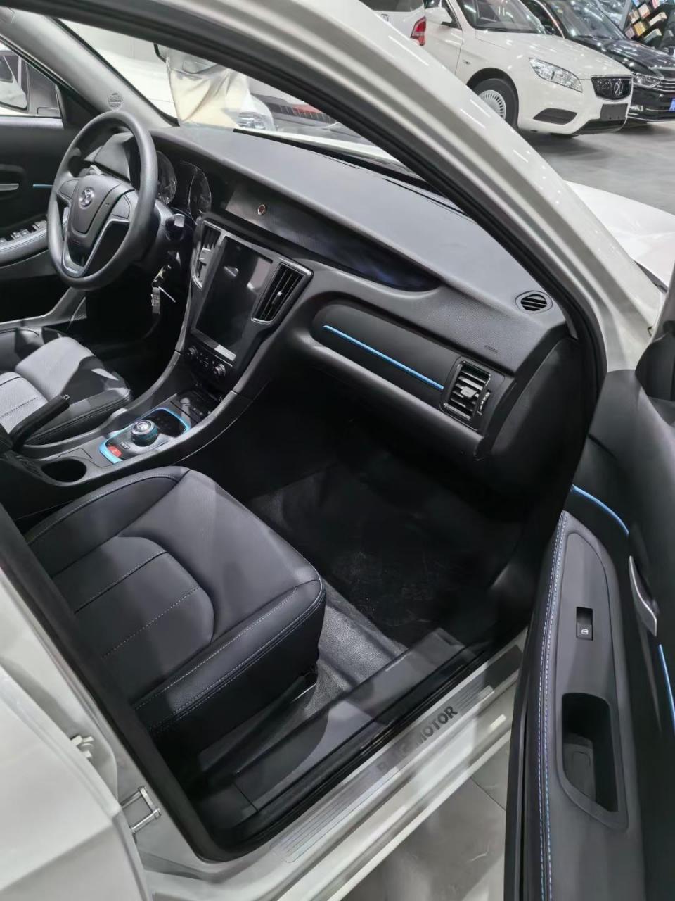 在走一台,感谢大哥信任,北汽eu300续航300公里,20年未上牌0公里新车