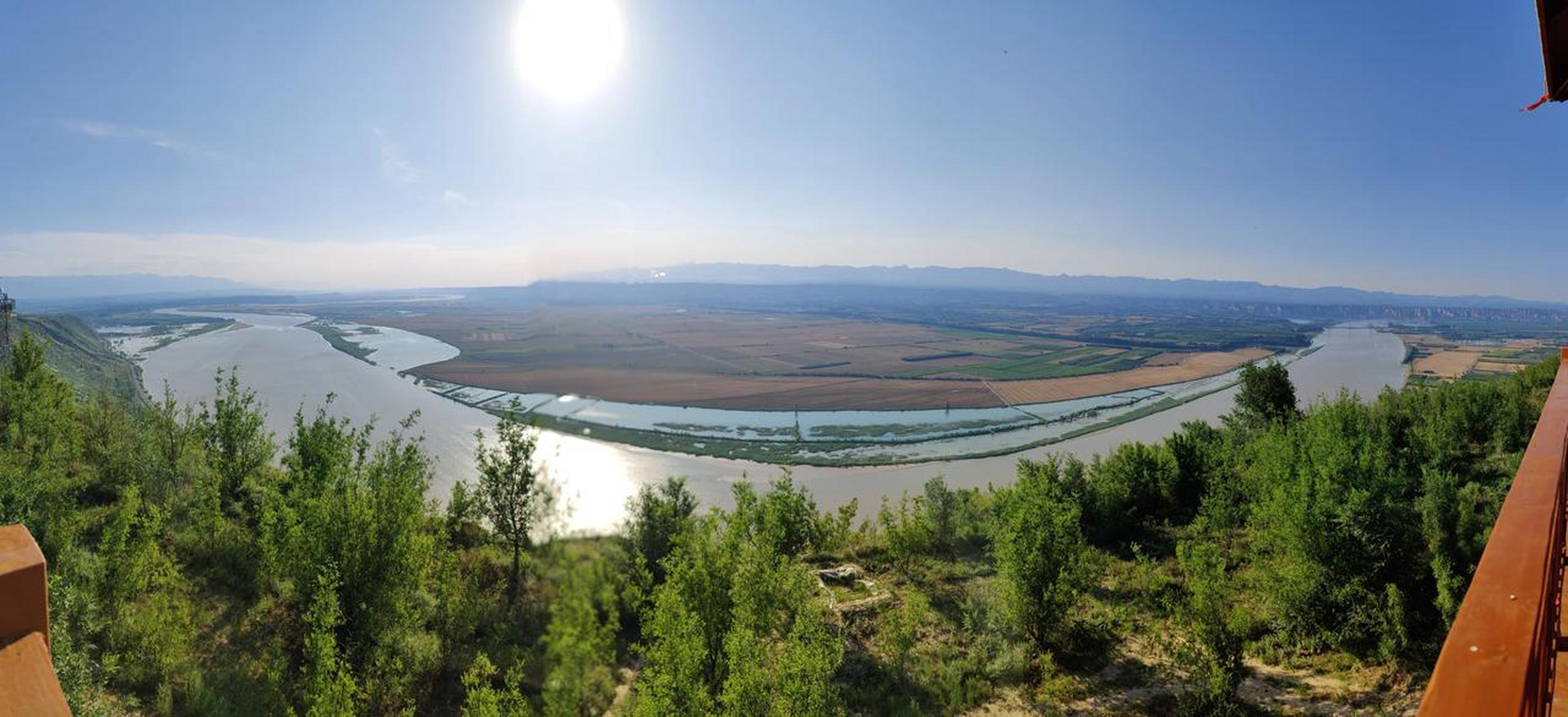 三门峡灵宝函谷关镇东寨村, 西瓜采摘园, 大棚种的西瓜, 再加上这边