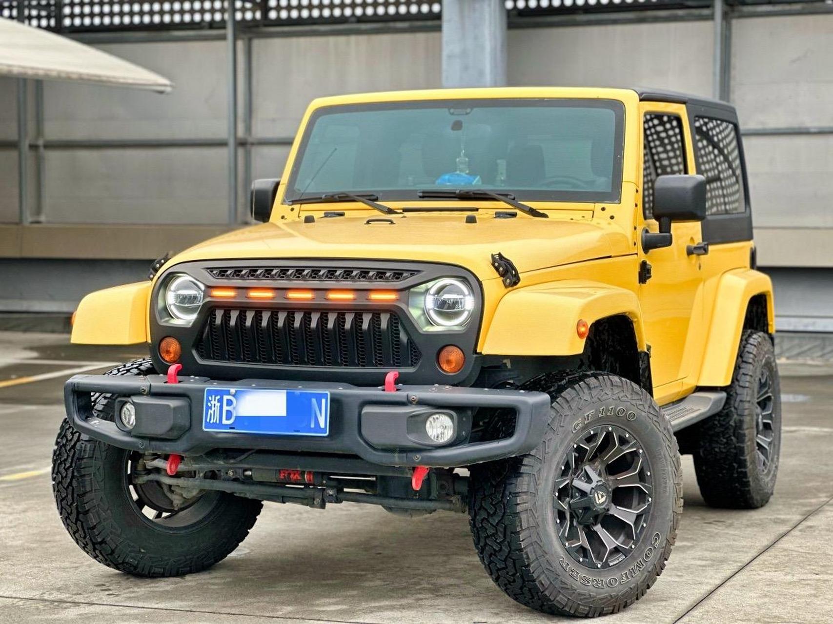 吉普牧马人撒哈拉双门,11年上牌,15万公里,改装十万 原版车! 特价10.