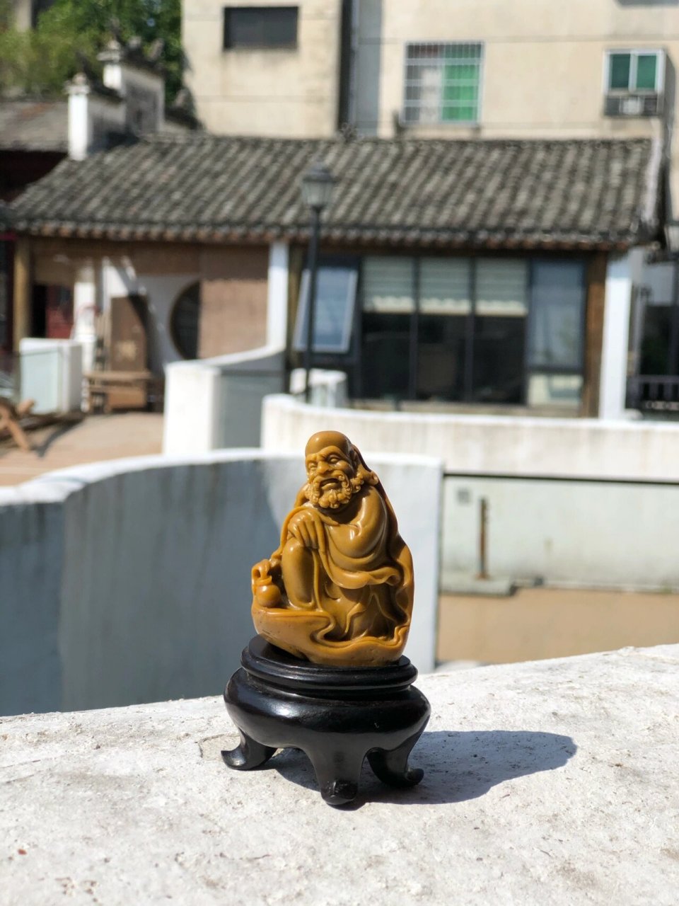 寿山石|田黄的小兄弟一牛蛋 牛蛋田,又称为牛蛋石,牛蛋黄.