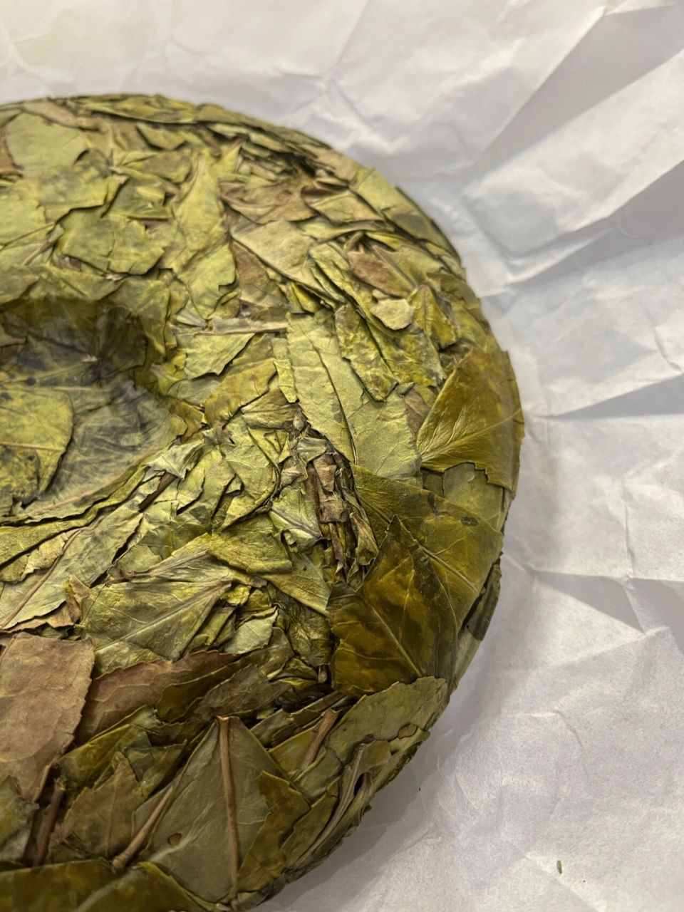 白茶冬片茶属于轻微发酵茶,冬茶,所谓冬片,指的是