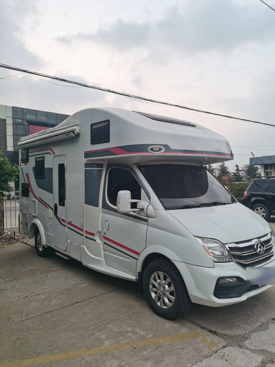 最新到店大通原厂v80c型房车