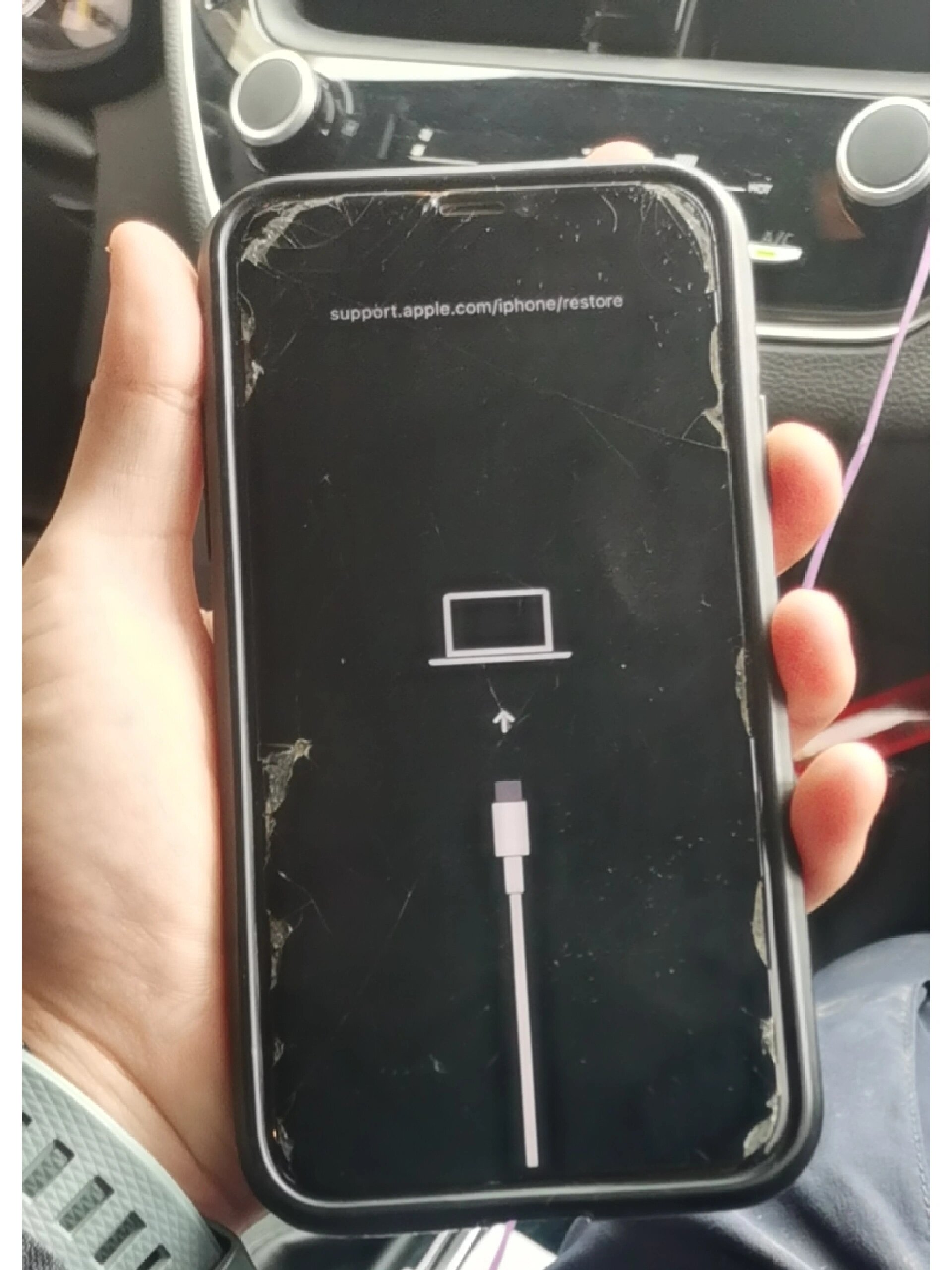 闪烁白苹果4013解决方案 故障描述:10分钟无操作,无摔无明显进水手机