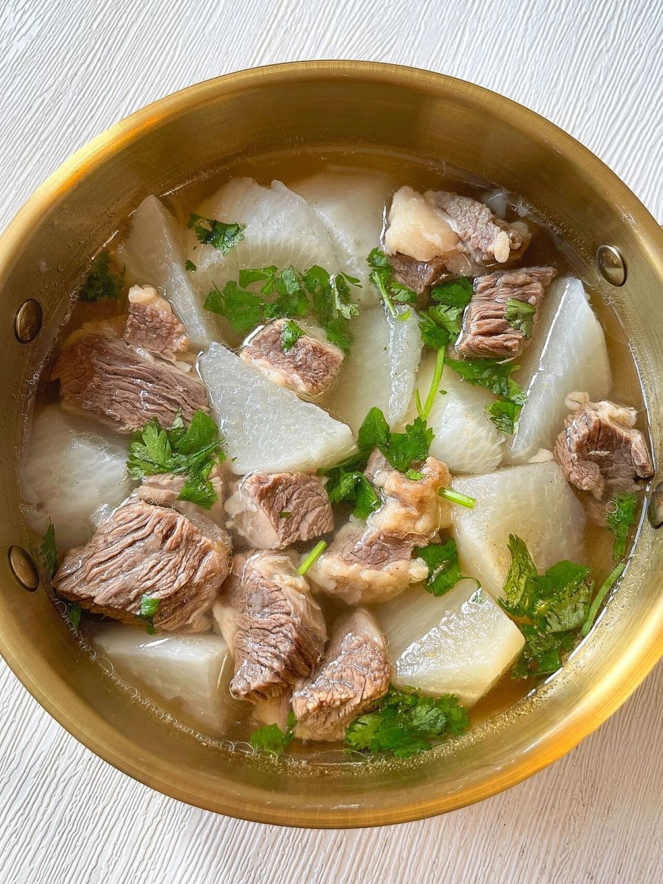 9799准备材料: 牛腩,白萝卜,香菜,姜 9799制作步骤: 166