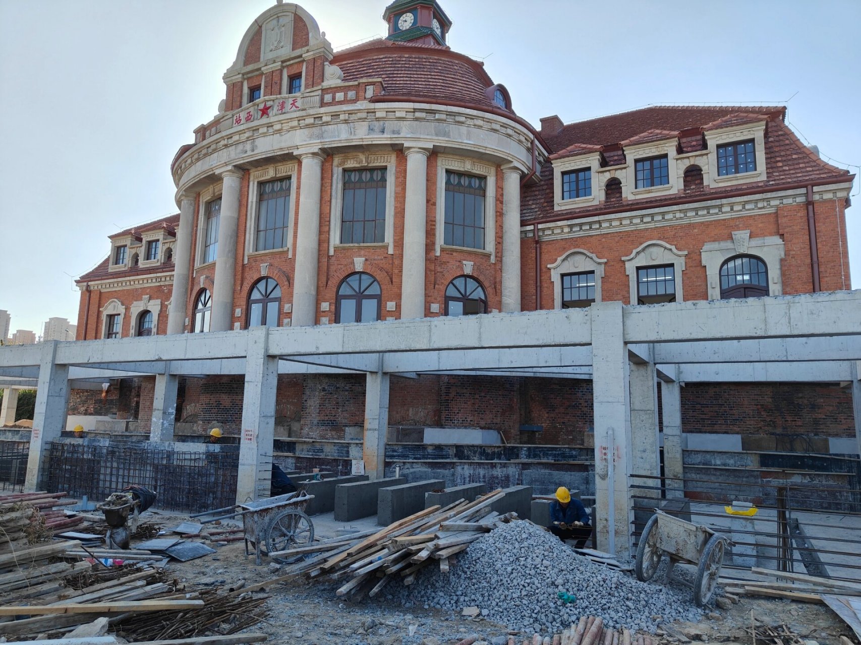 老建筑 天津西站老候车楼  那时的建筑真好看  西站扩建时把老候车楼